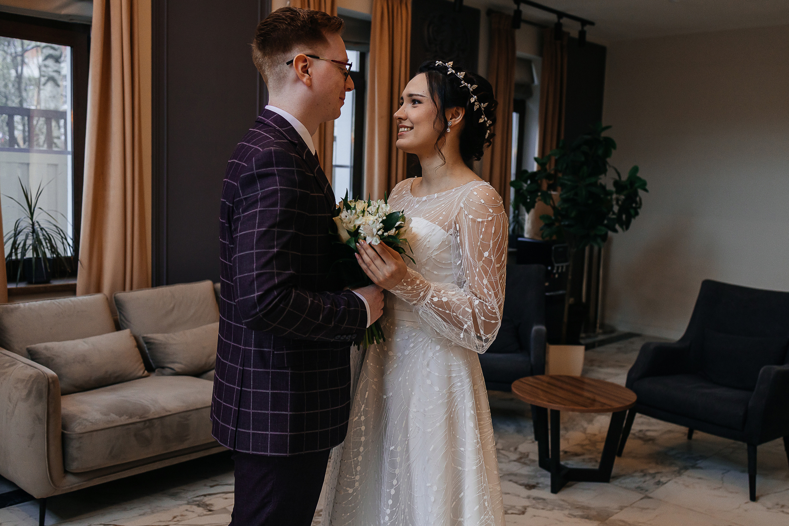 Романтическая история любви с первого взгляда. Олег Сверчков | Свадебный фотограф Вологда