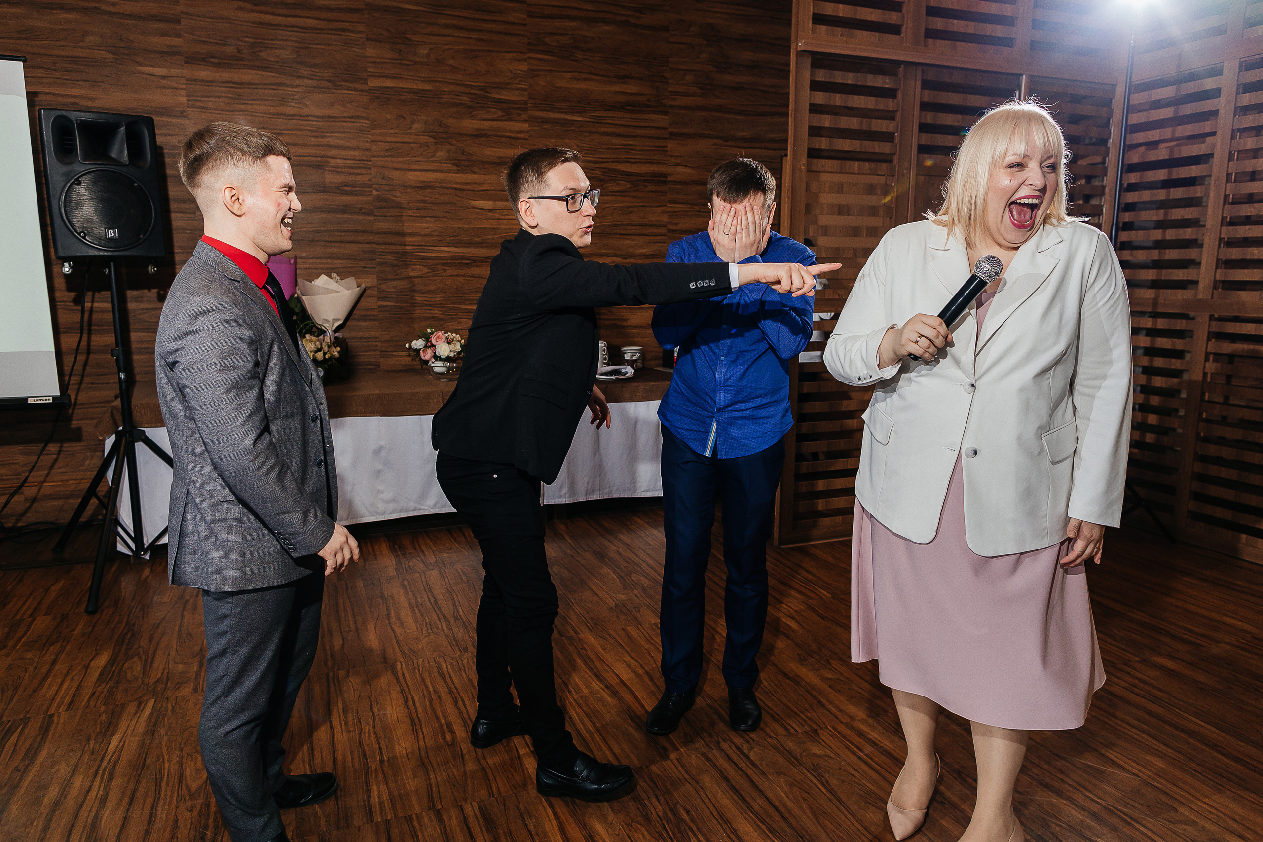 Романтическая история любви с первого взгляда. Олег Сверчков | Свадебный фотограф Вологда