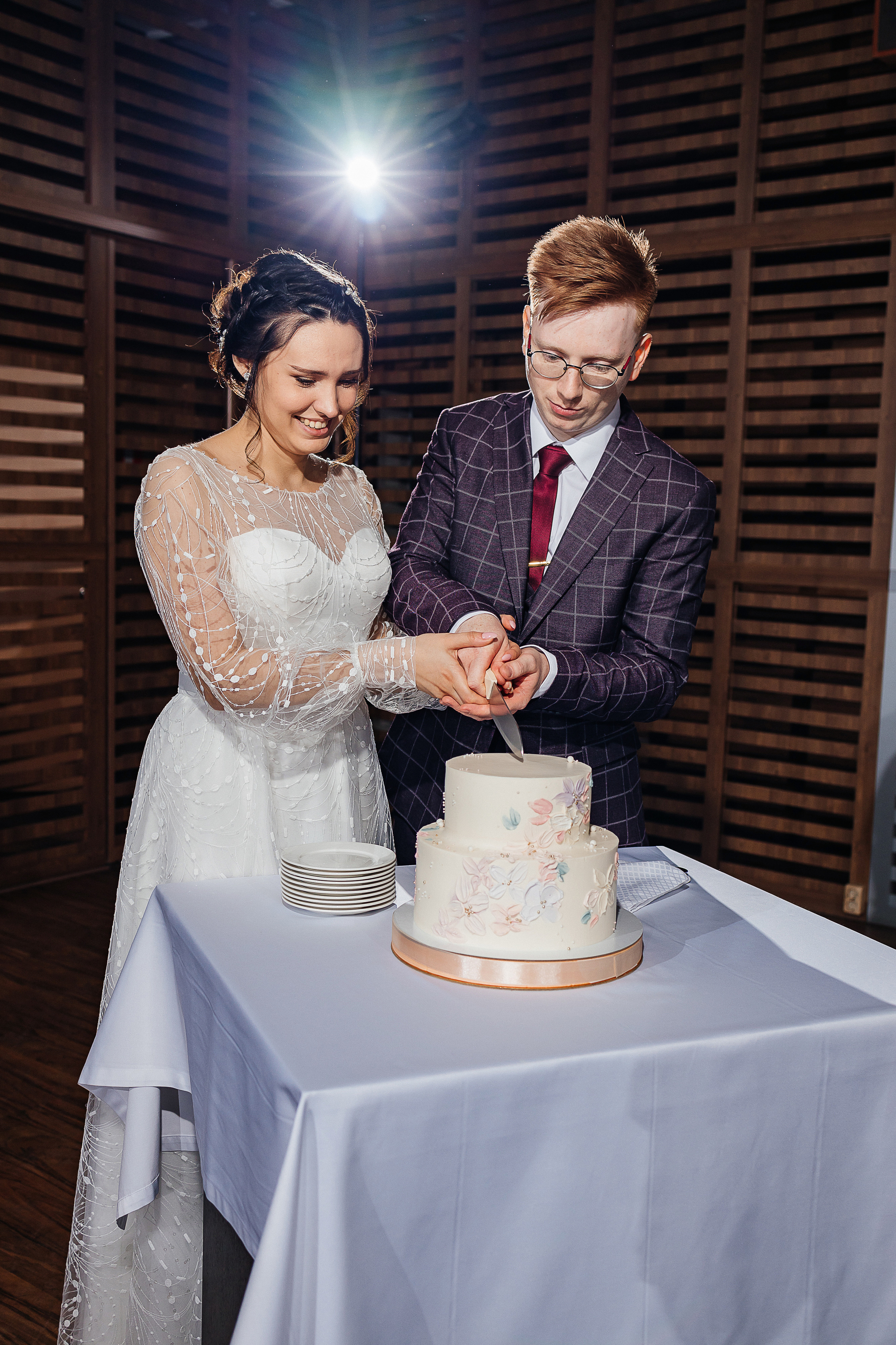 Романтическая история любви с первого взгляда. Олег Сверчков | Свадебный фотограф Вологда