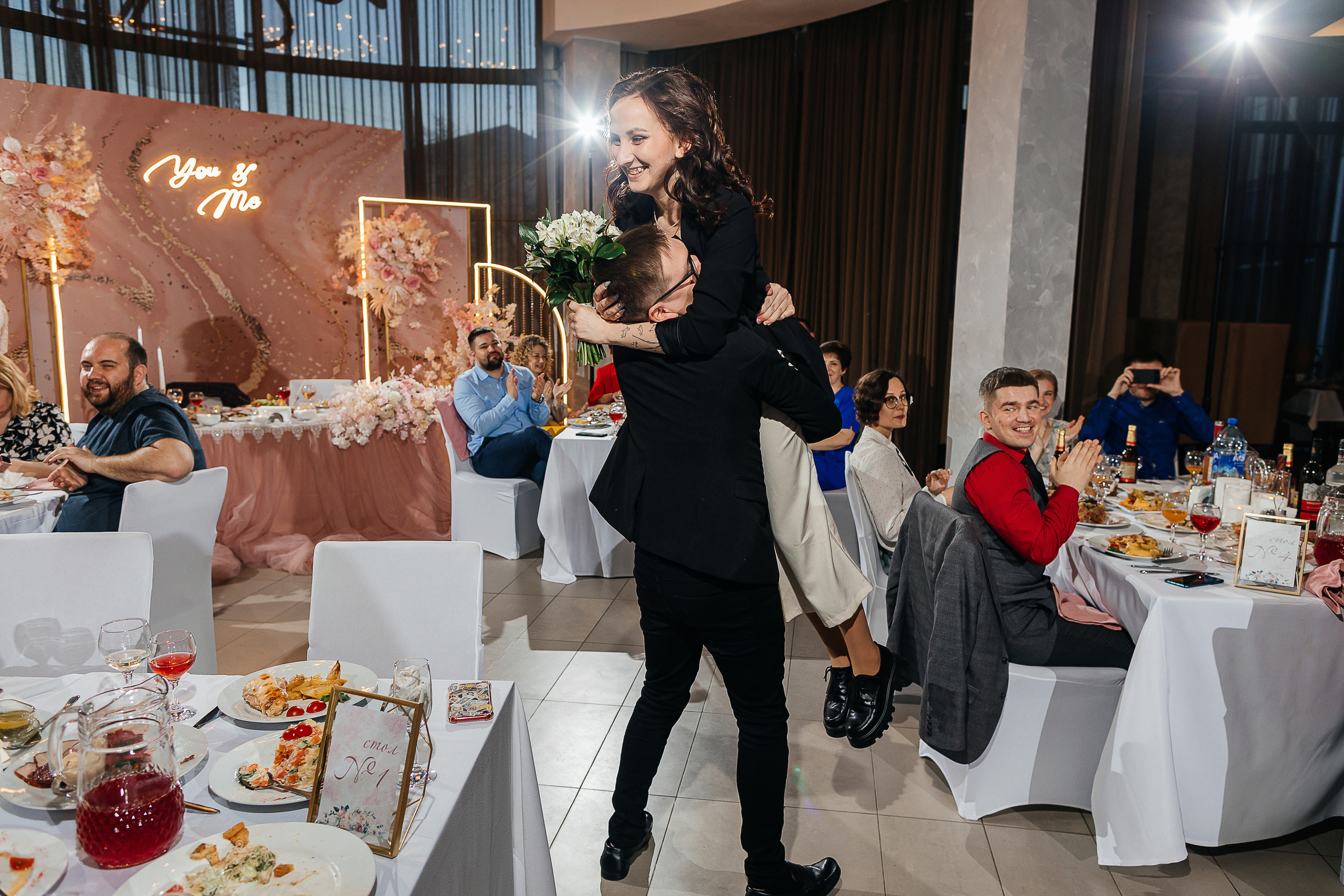 Романтическая история любви с первого взгляда. Олег Сверчков | Свадебный фотограф Вологда