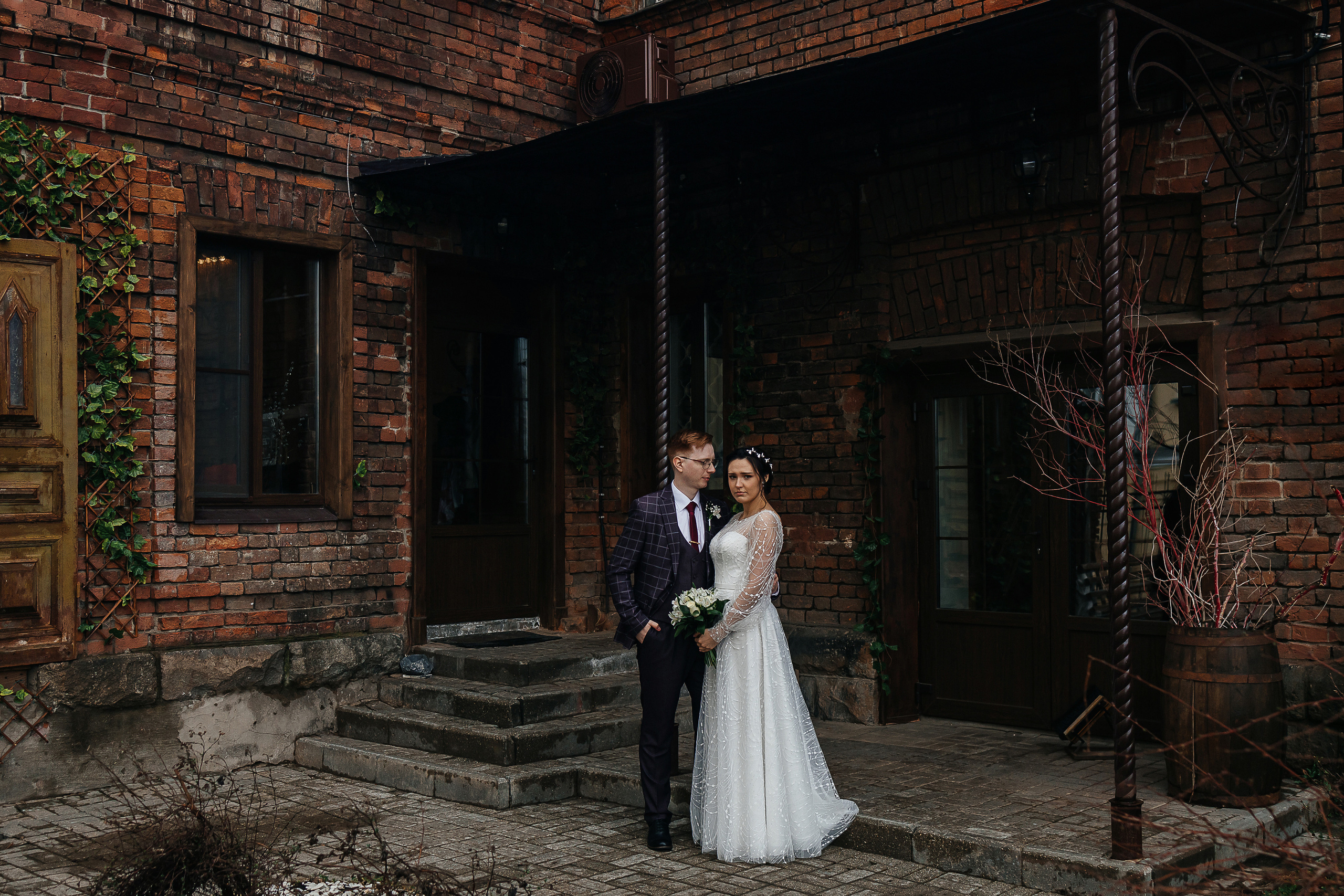 Романтическая история любви с первого взгляда. Олег Сверчков | Свадебный фотограф Вологда