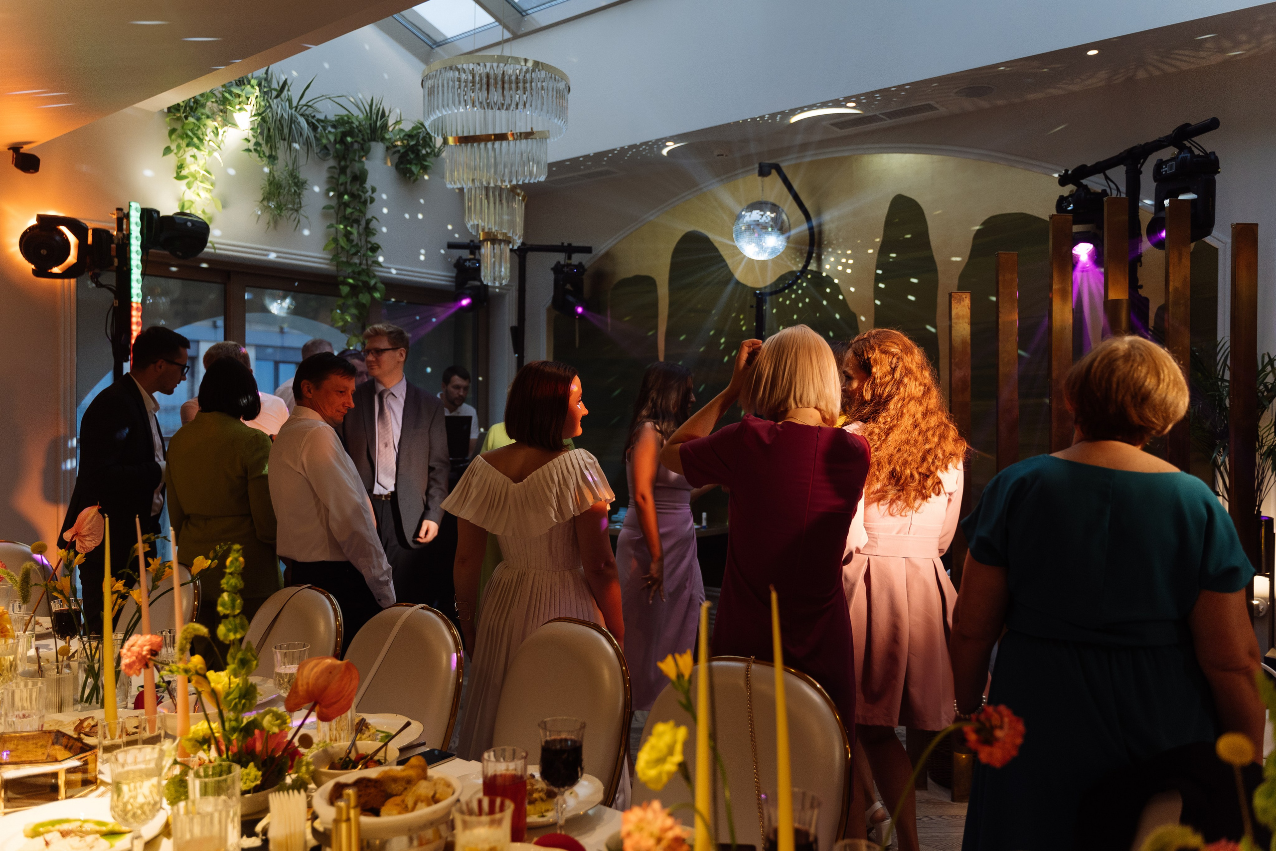 Свадьба на крыше Петербурга. Свадебный фотограф организатор в Санкт-Петербурге Ассоль Опарина