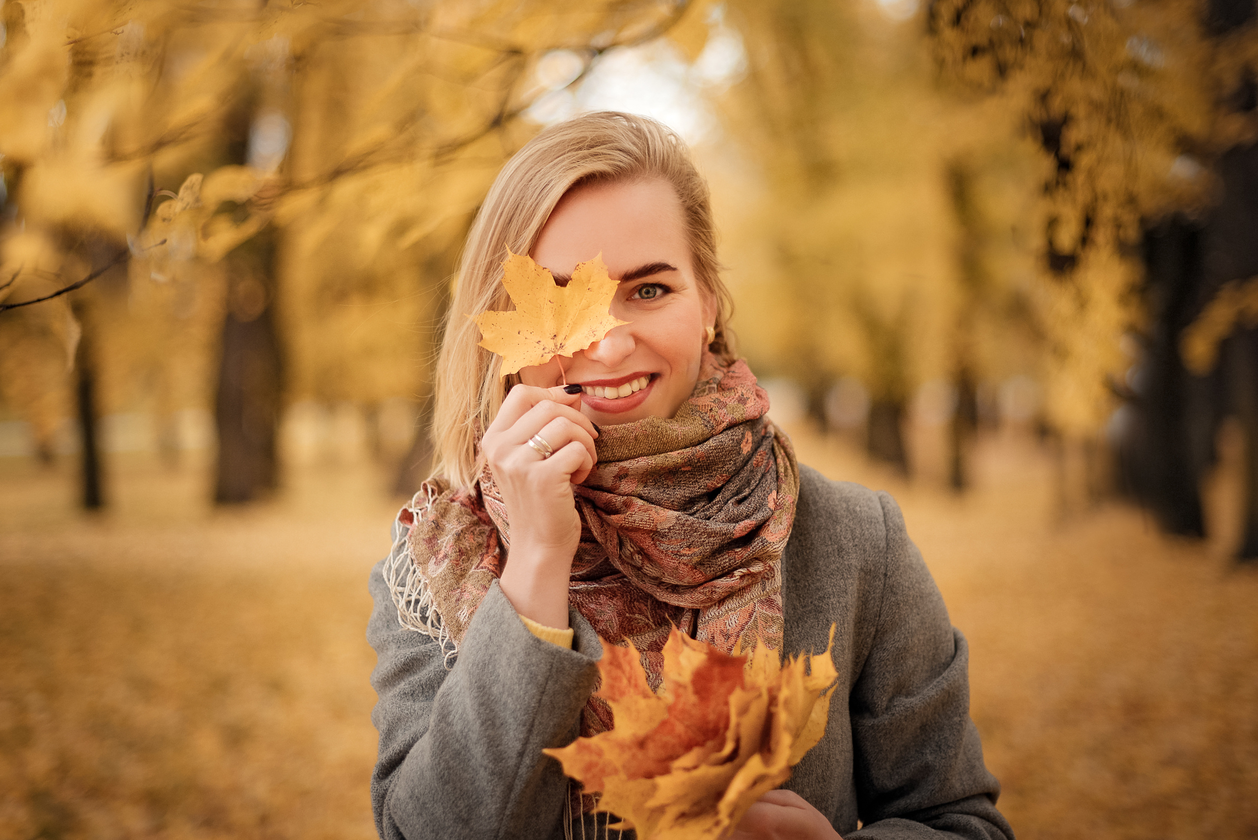 Street portrait. Photographer in Provence Julia Lipiainen