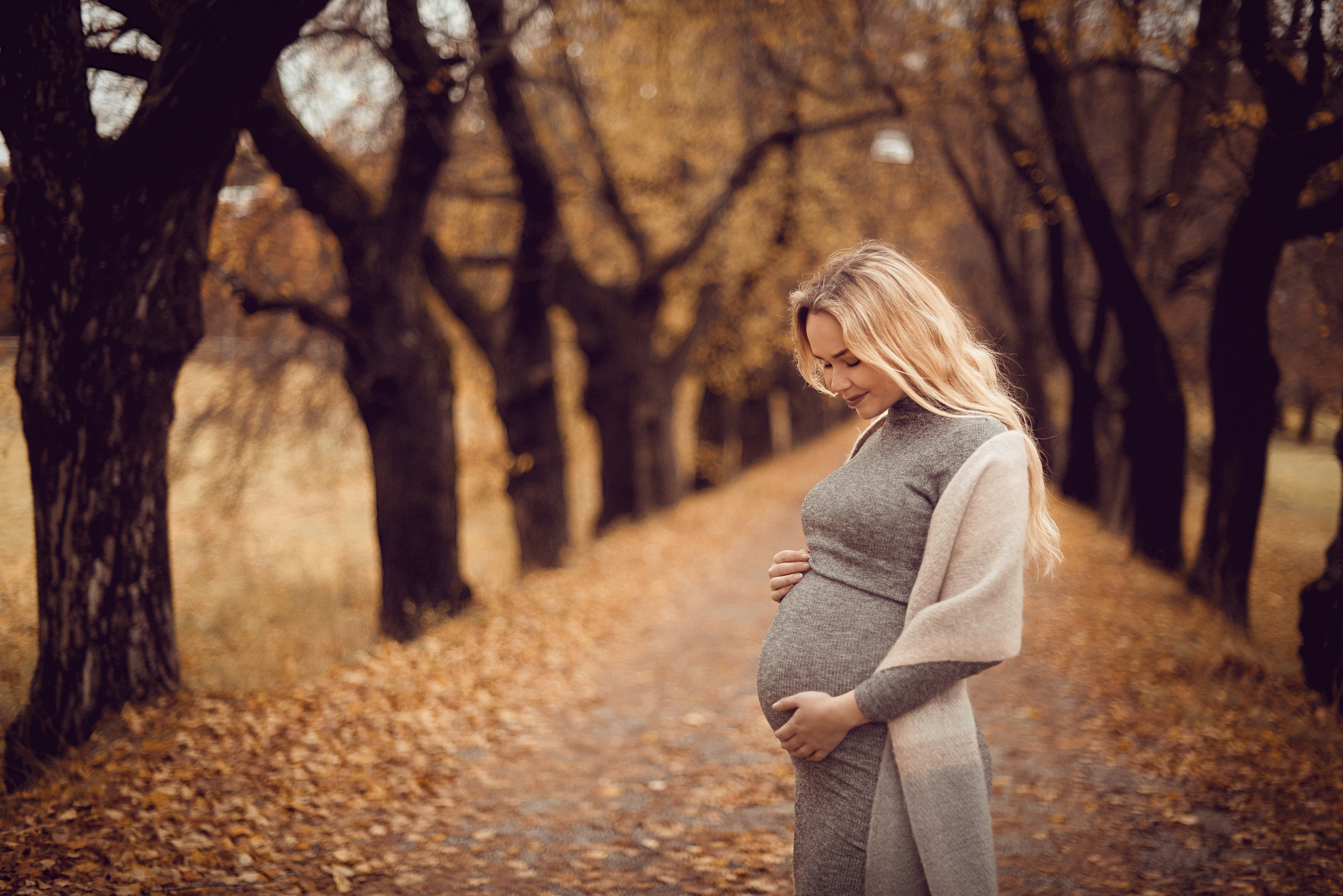 Pregnancy. Photographer in Provence Julia Lipiainen