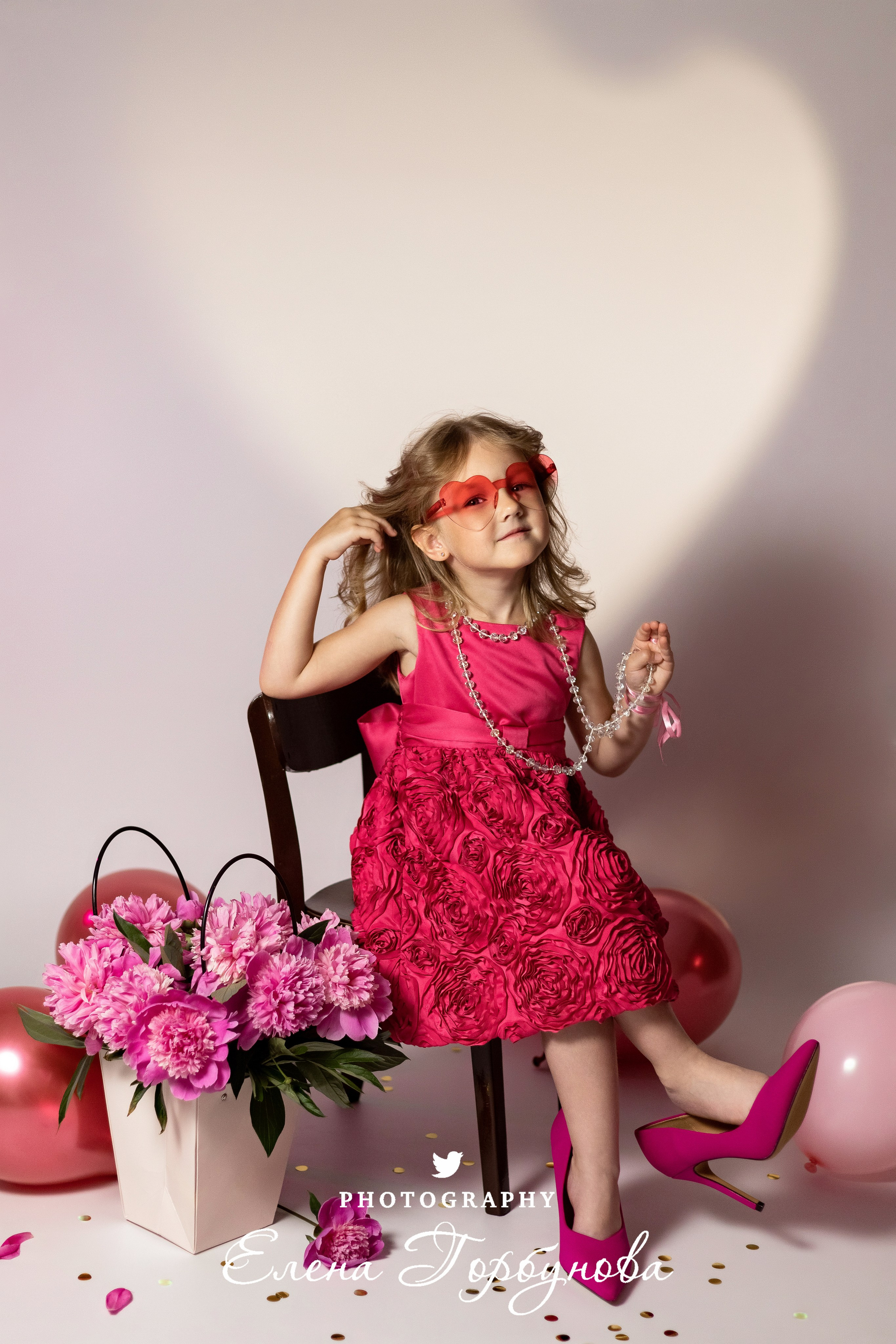 «Модница в розовом» В моей студии. Вероника и Александра. 2024. Фотограф Пермь. Свадьбы. Семья и дети, школа, д. сад. Фотокниги