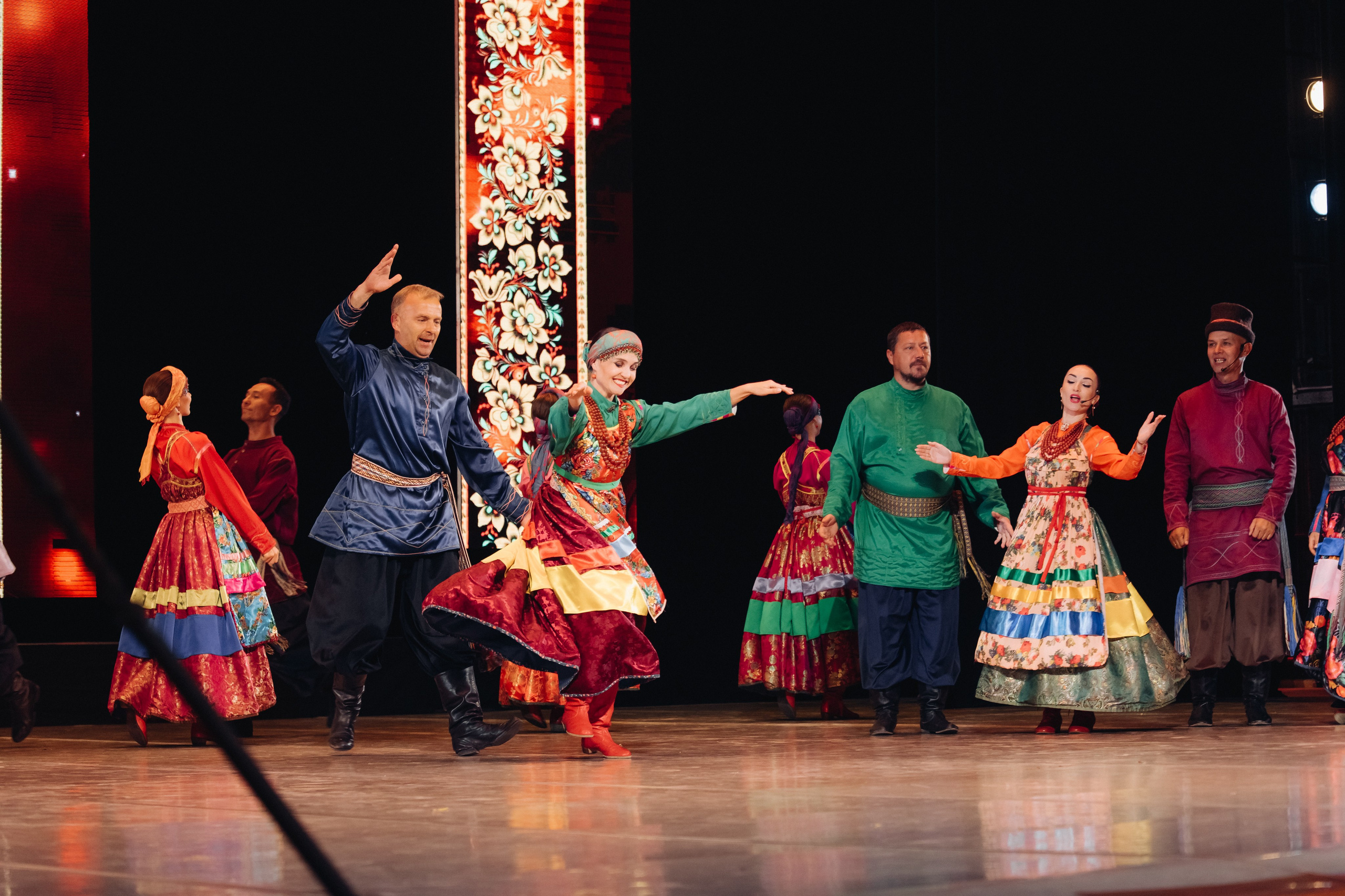 Лучший учитель родного языка и литературы 2025. Свадебный и семейный фотограф в Улан-Удэ