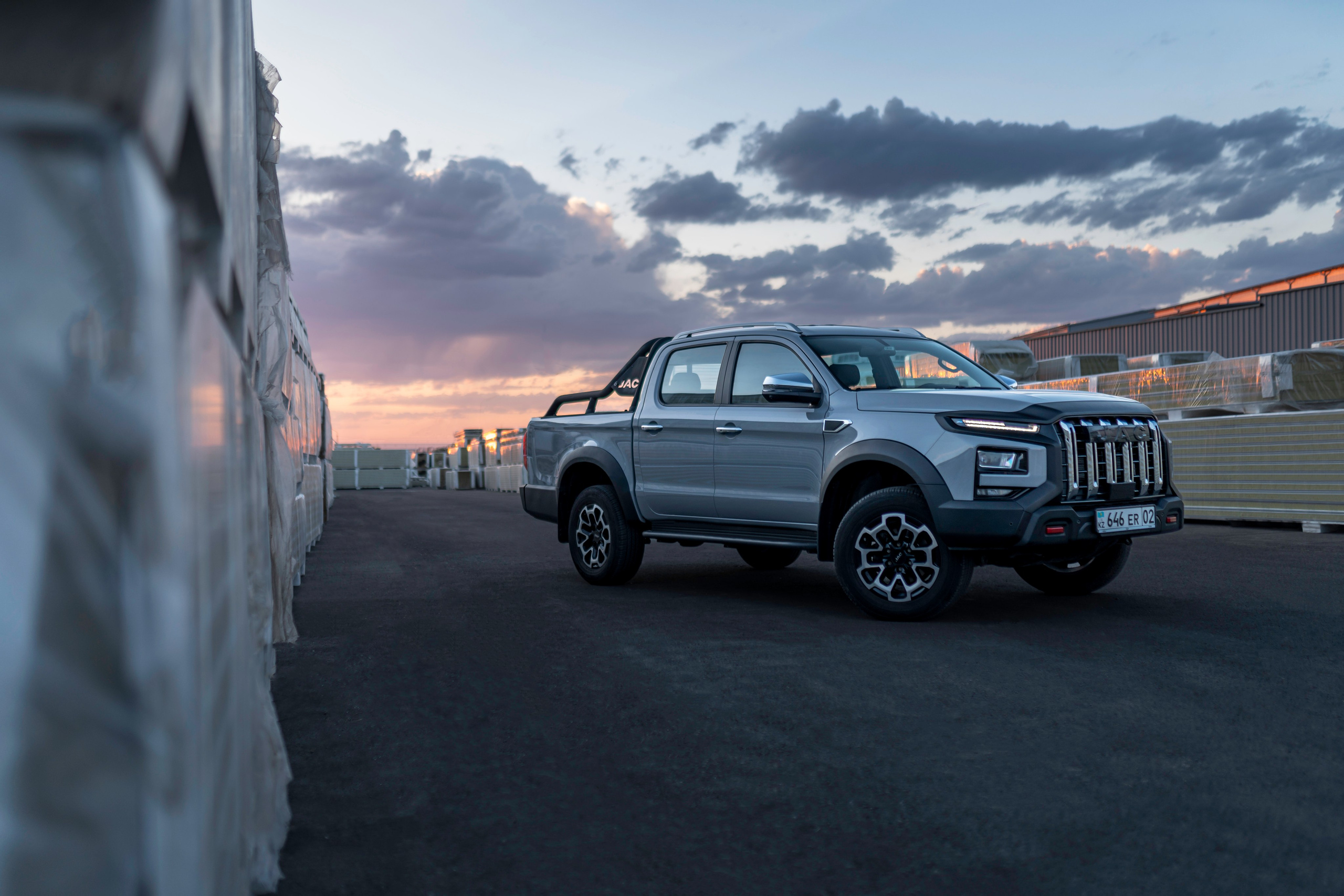 JAC T8 Pro. Чен Станислав | Автомобильный фотограф | Алматы, Казахстан