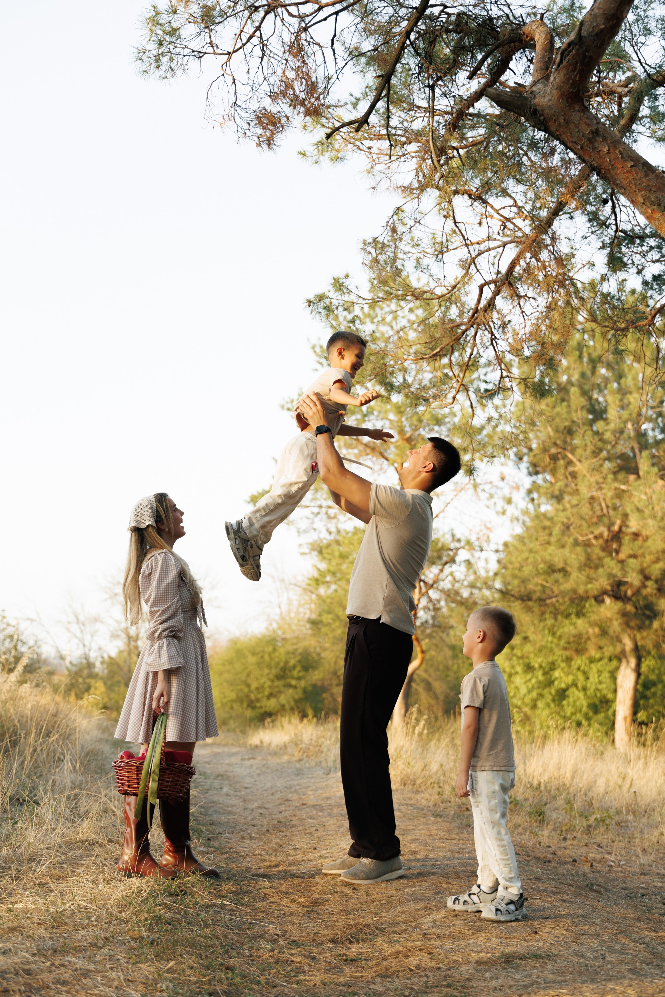 Дмитрий, Евгения, Мотя и Тима. Свадебный фотограф в Ростове — на — Дону Александра Пивоварова
