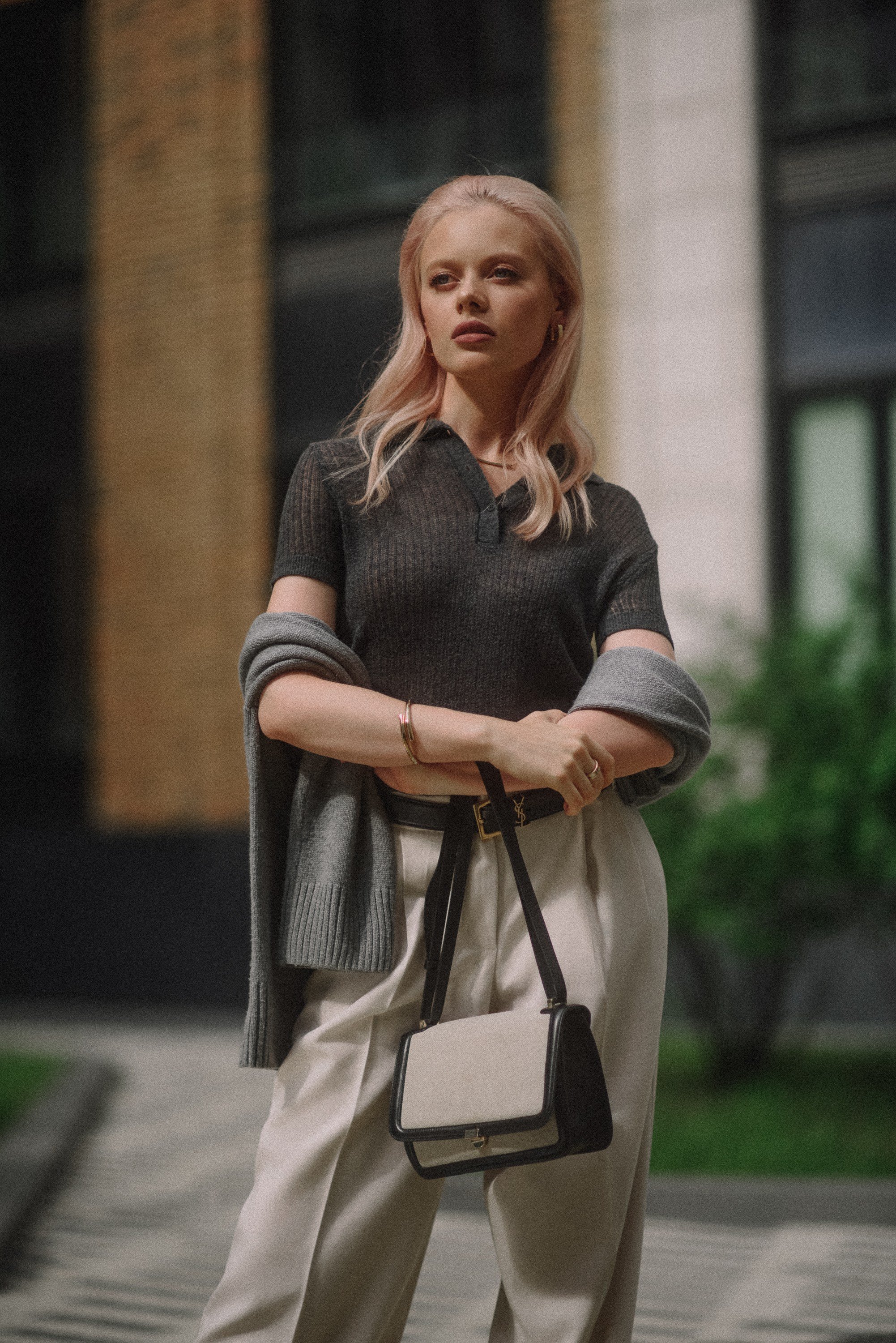 Портретная фотосессия на улице для девушки. Женский портрет 💋 Индивидуальные фотосессии для девушек в Москве