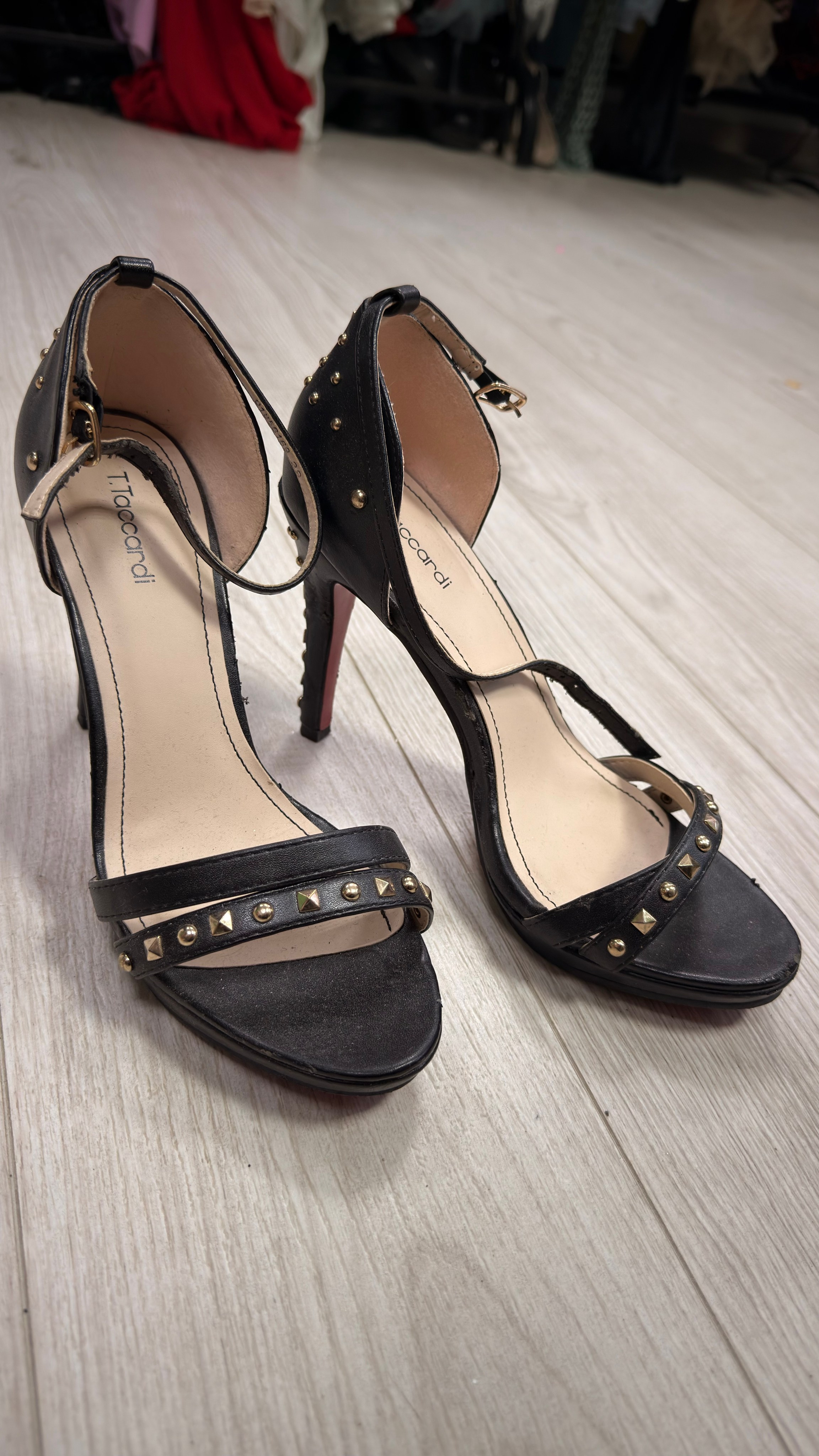 Туфли в аренду. Аренда костюмов, платьев и реквизита для фотосессий на Камчатке