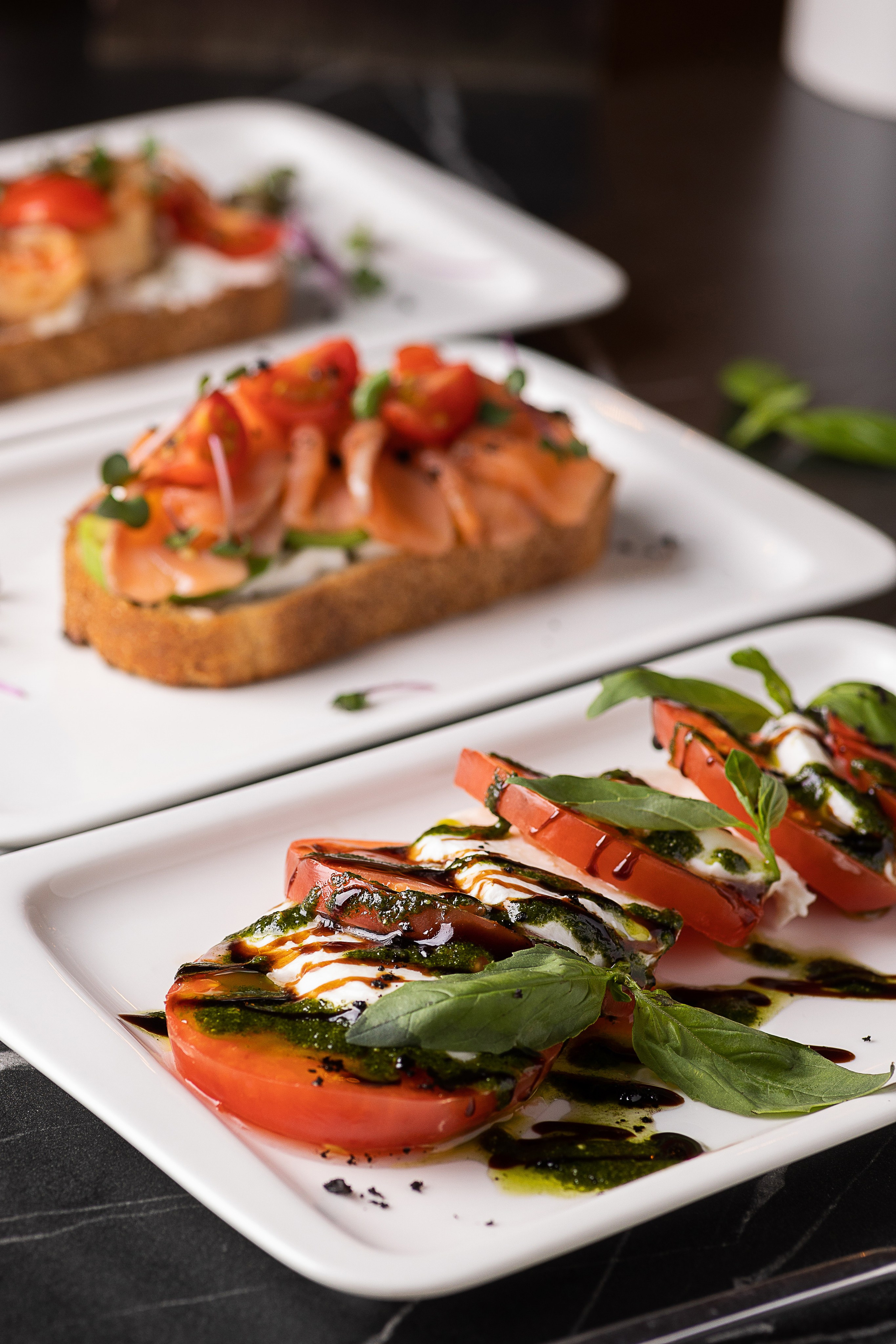 Салат капрезе. Фудсъемка для меню кафе и ресторанов