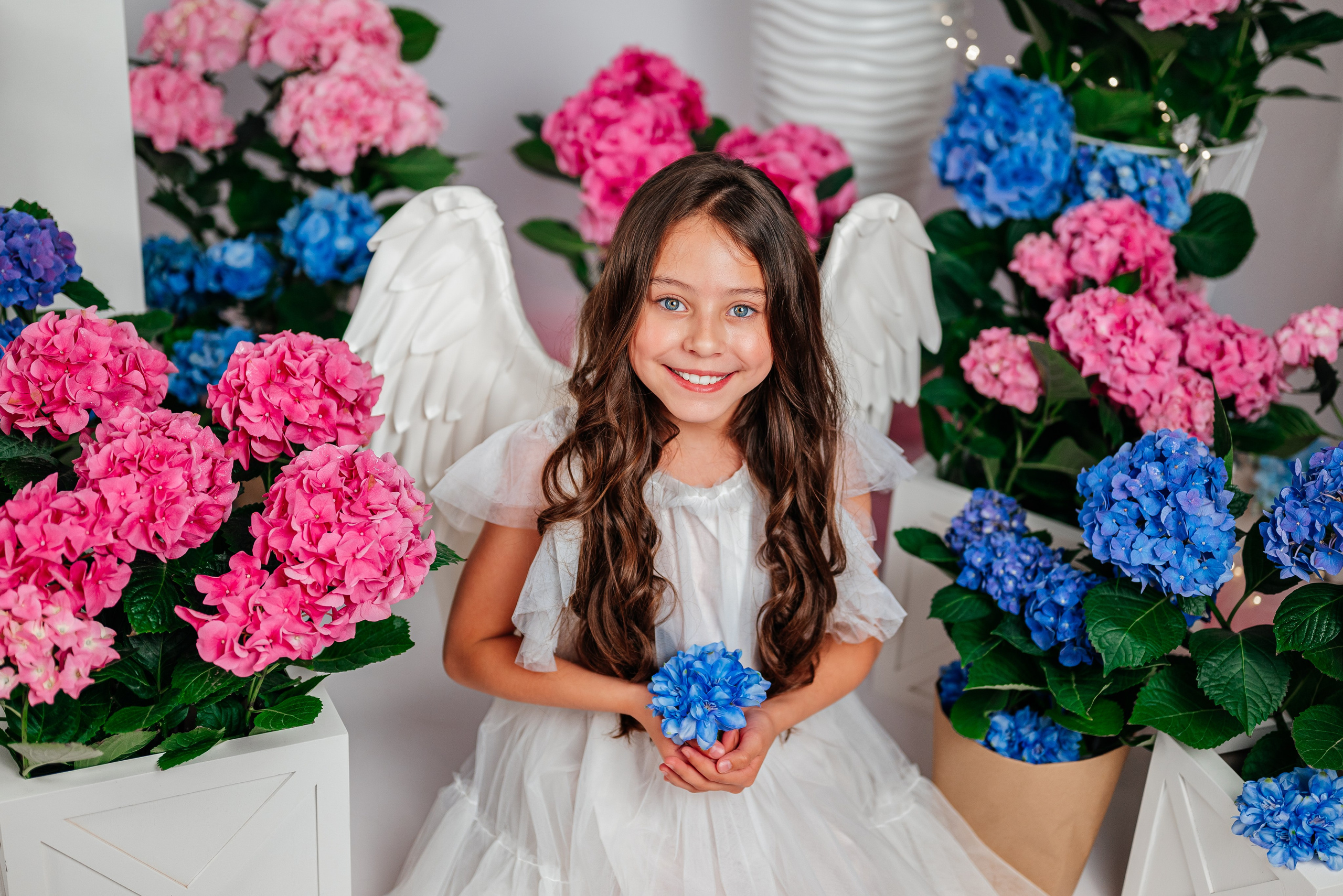 Вероника и гортензии. Семейный фотограф в Краснодаре