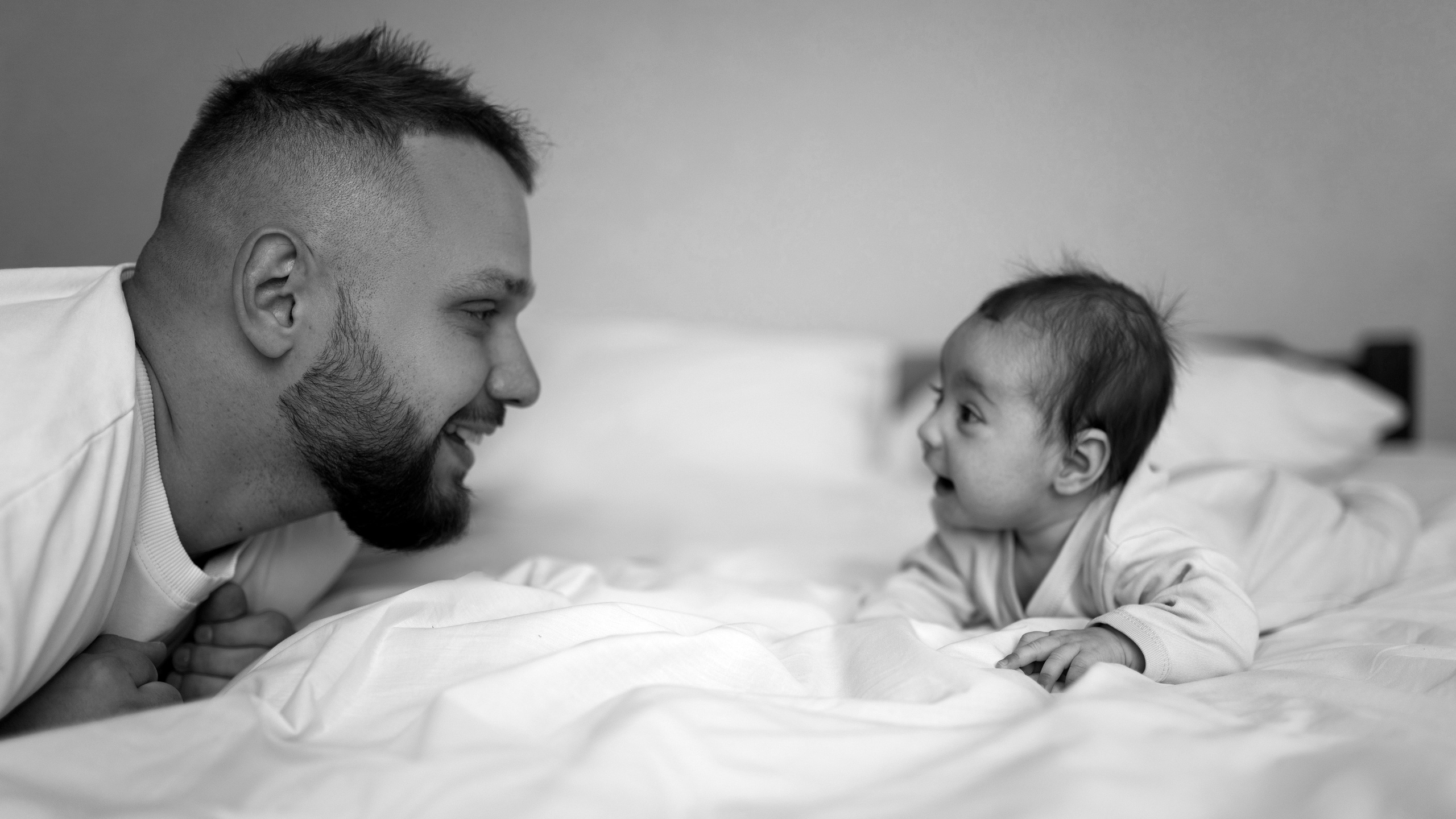 | ПЕРВЫЕ МГНОВЕНИЯ |