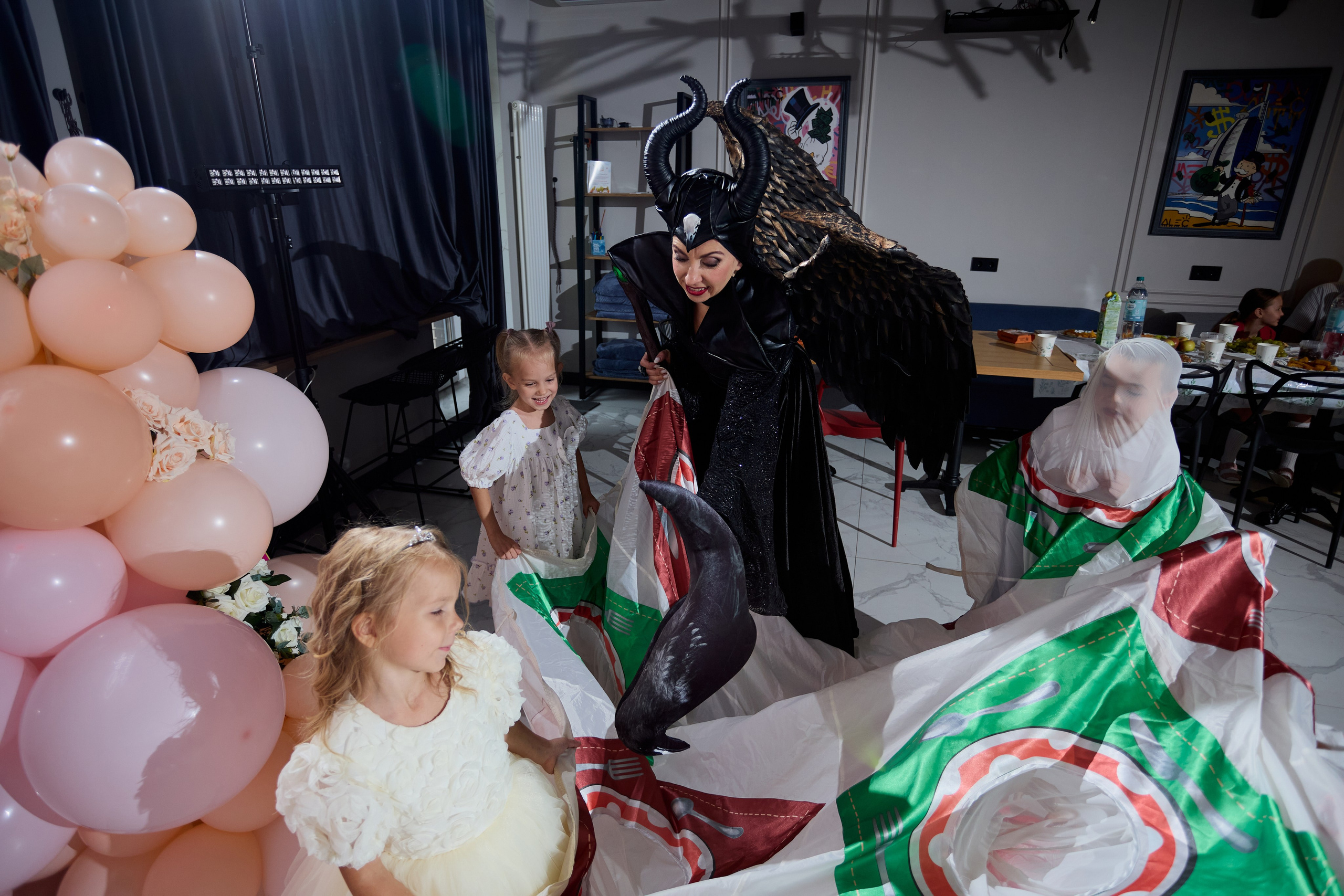 Малифисента и Тесла шоу. Свадебный фотограф Москва и Московская область Борисов Сергей