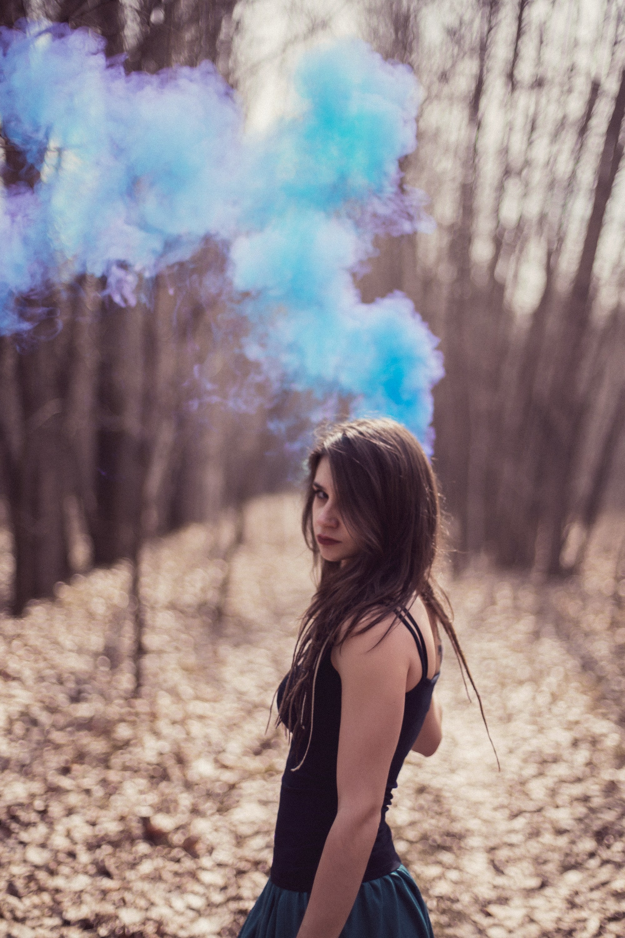 Ксения / лес / Алматы. Фотограф Наталья Гончарова. Снимаю живые портреты в Алматы