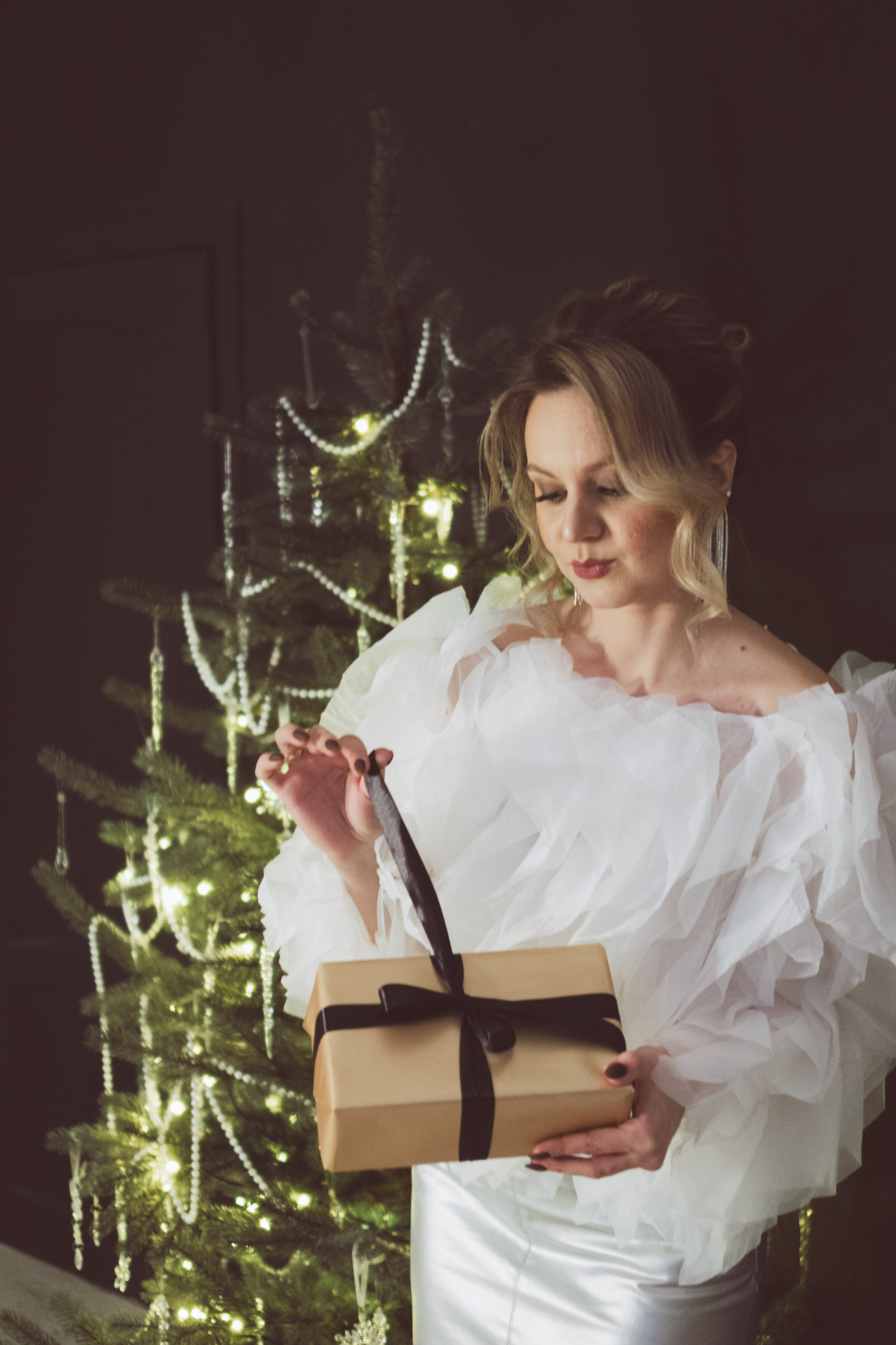 НОВОГОДНЯЯ ФОТОСЕСИИЯ В СТУДИИ ДЛЯ ДЕВУШКИ И ПРОГУЛКА ПО ЧЕРНЫШЕВСКОЙ. Профессиональный фотограф, Санкт-Петербург — Виктория Богомолова