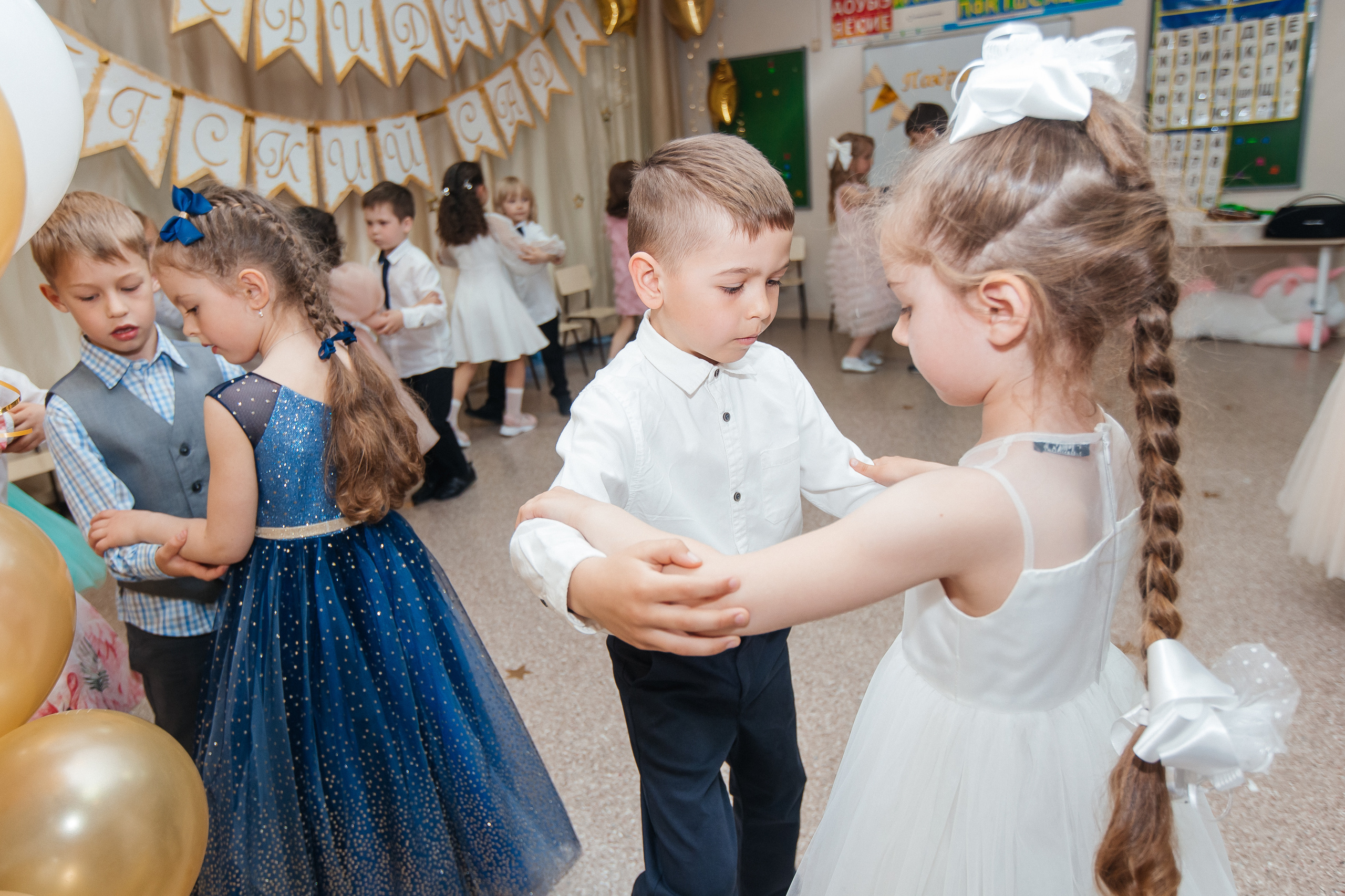 Фотосессия выпускного в детском саду «LaMama». Свадебный и портретный фотограф Летавина Наталия. Екатеринбург
