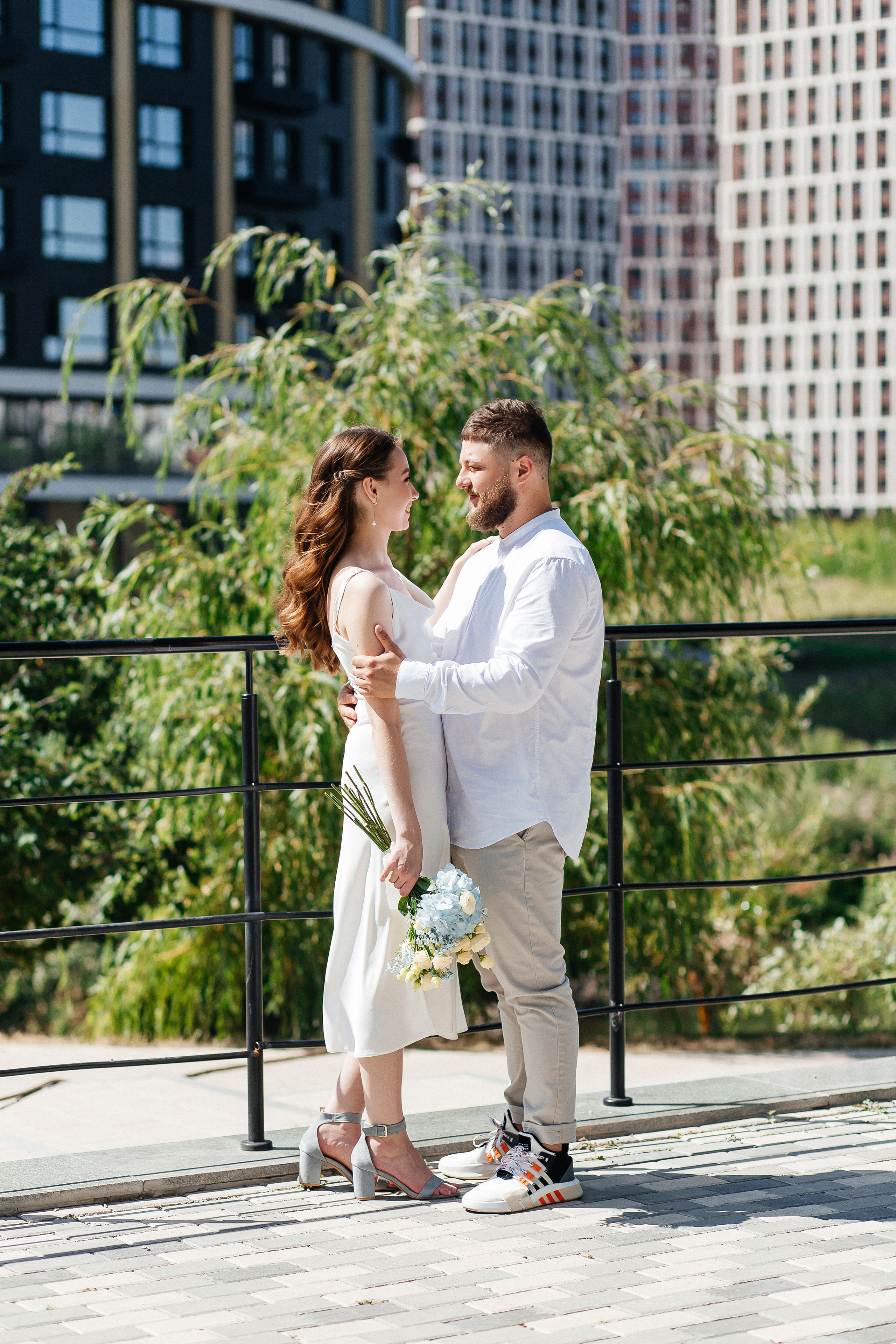 Свадебная прогулка Владимира и Виктории. Свадебный и портретный фотограф Летавина Наталия. Екатеринбург