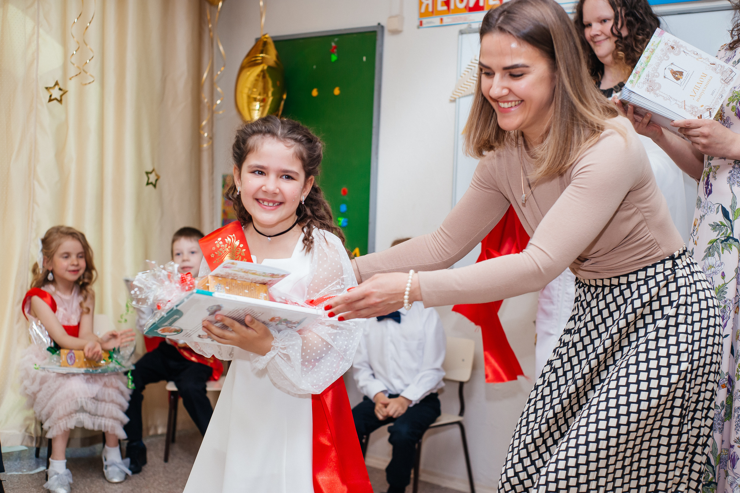 Фотосессия выпускного в детском саду «LaMama». Свадебный и портретный фотограф Летавина Наталия. Екатеринбург