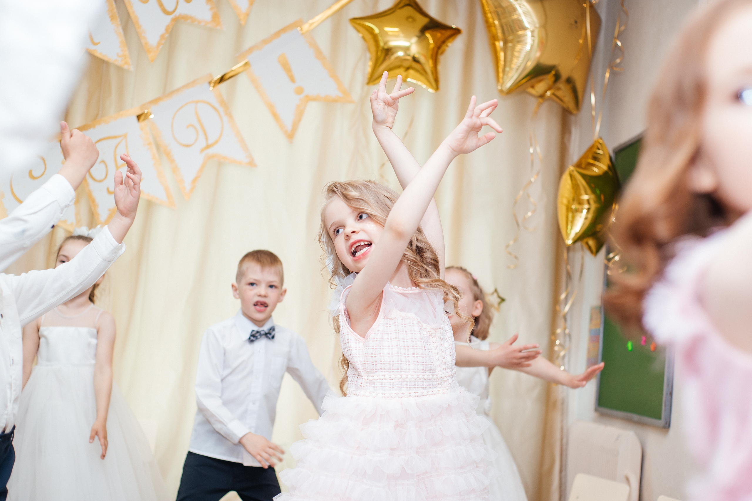 Фотосессия выпускного в детском саду «LaMama». Свадебный и портретный фотограф Летавина Наталия. Екатеринбург