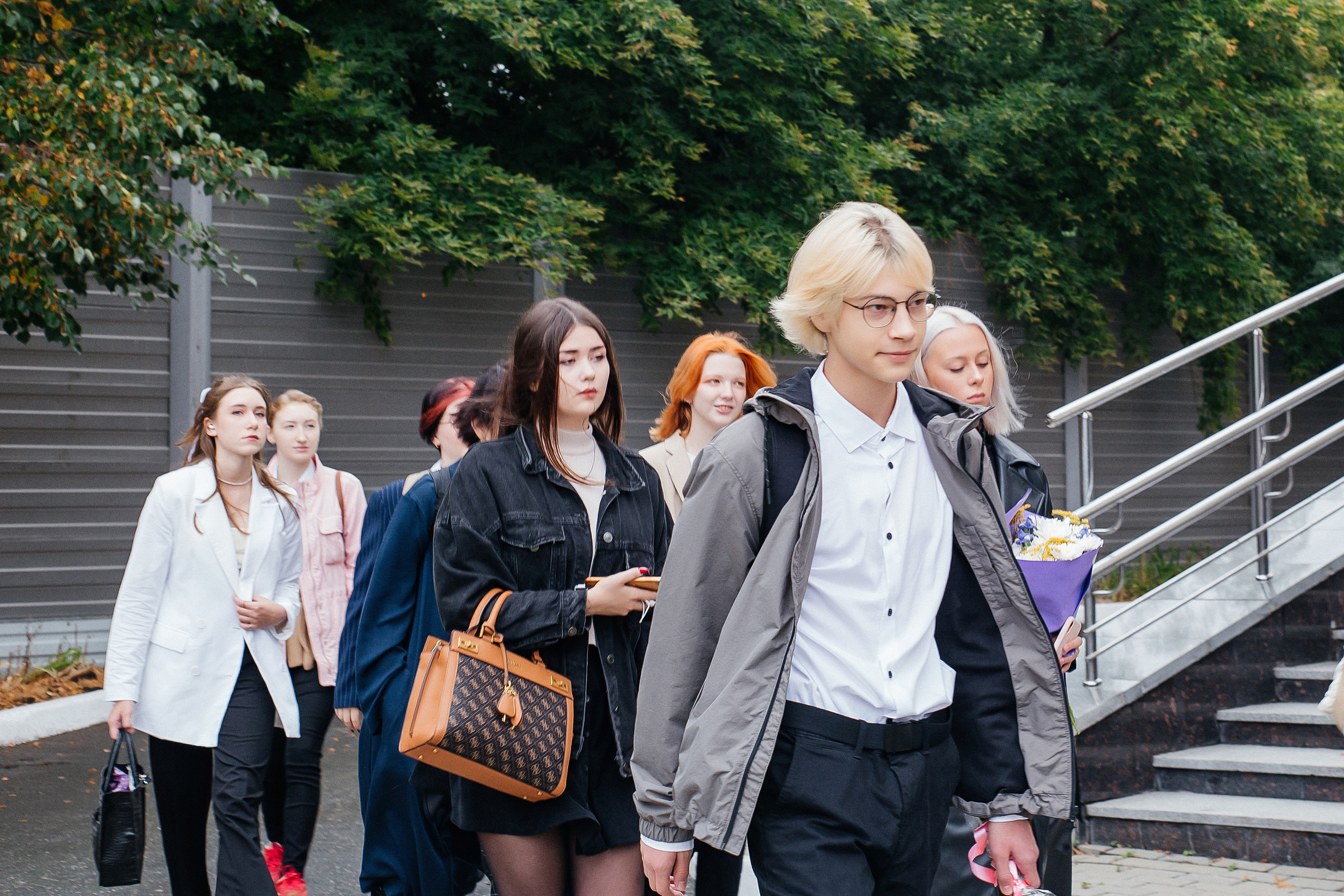 Школьный фоторепортаж «1 сентября» в 11 классе. Свадебный и портретный фотограф Летавина Наталия. Екатеринбург