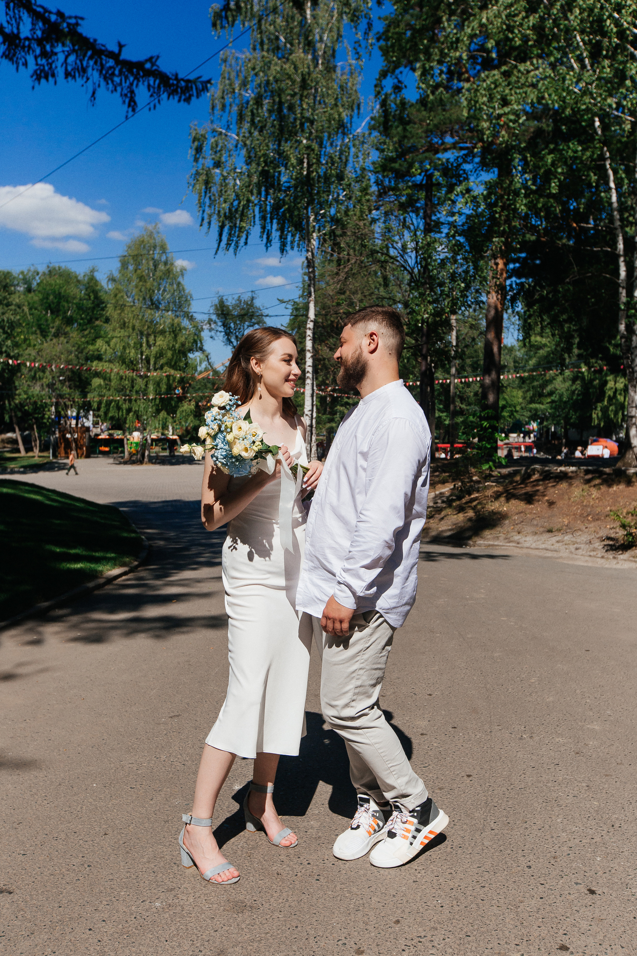 Свадебная прогулка Владимира и Виктории. Свадебный и портретный фотограф Летавина Наталия. Екатеринбург