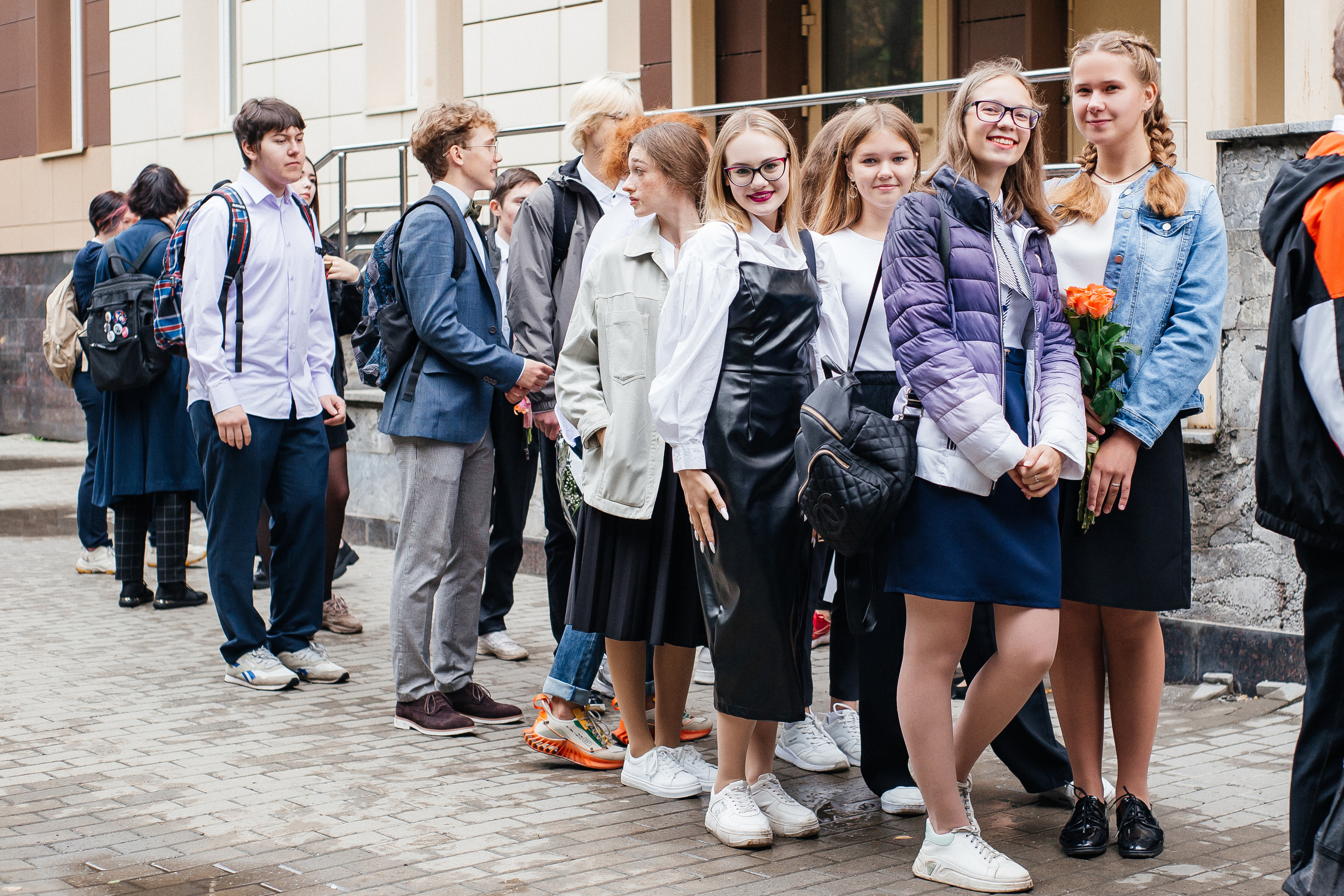 Школьный фоторепортаж «1 сентября» в 11 классе. Свадебный и портретный фотограф Летавина Наталия. Екатеринбург