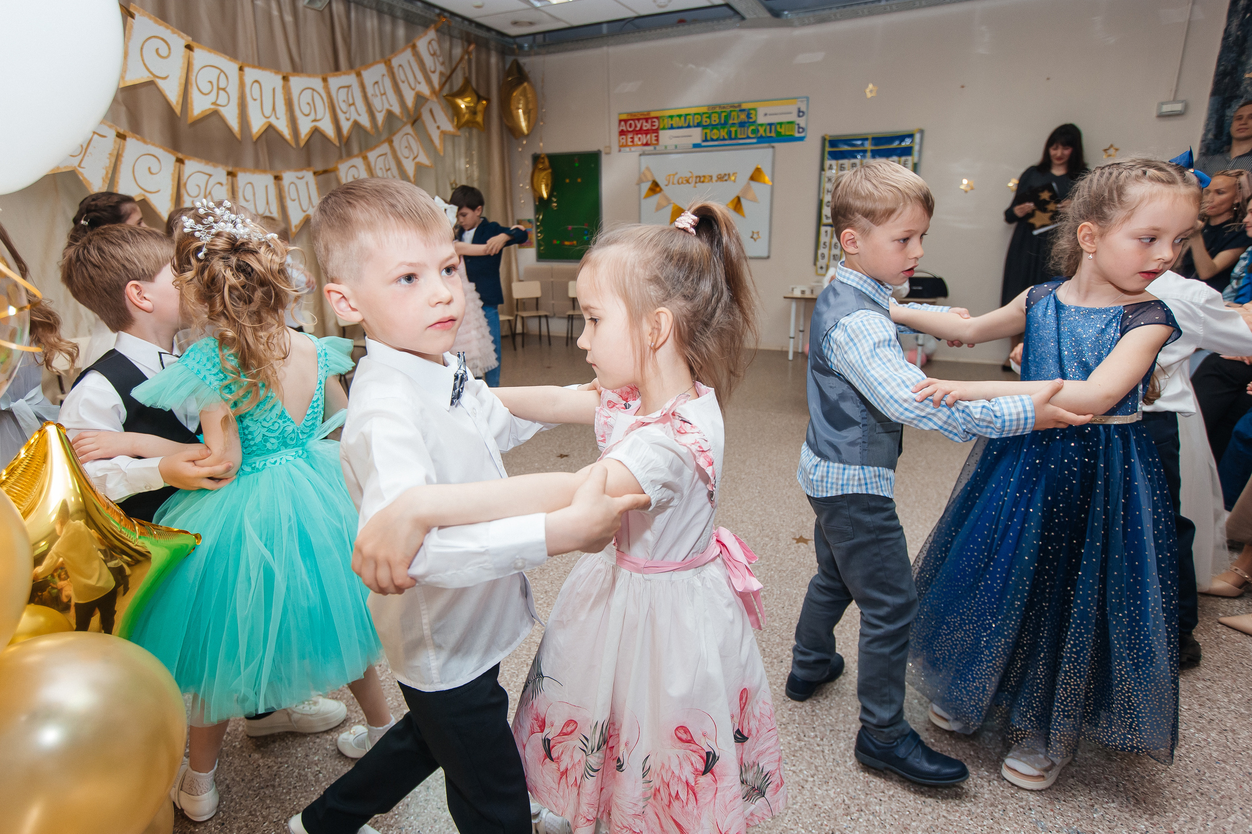 Фотосессия выпускного в детском саду «LaMama». Свадебный и портретный фотограф Летавина Наталия. Екатеринбург