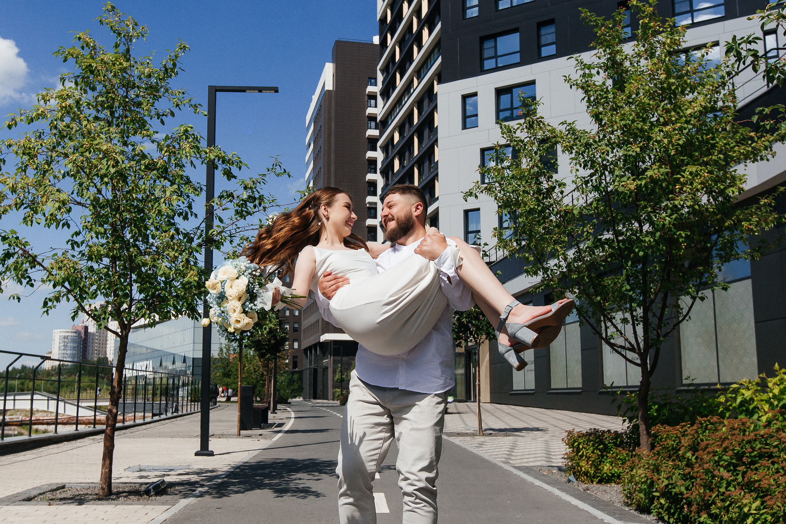 Свадебная прогулка Владимира и Виктории. Свадебный и портретный фотограф Летавина Наталия. Екатеринбург