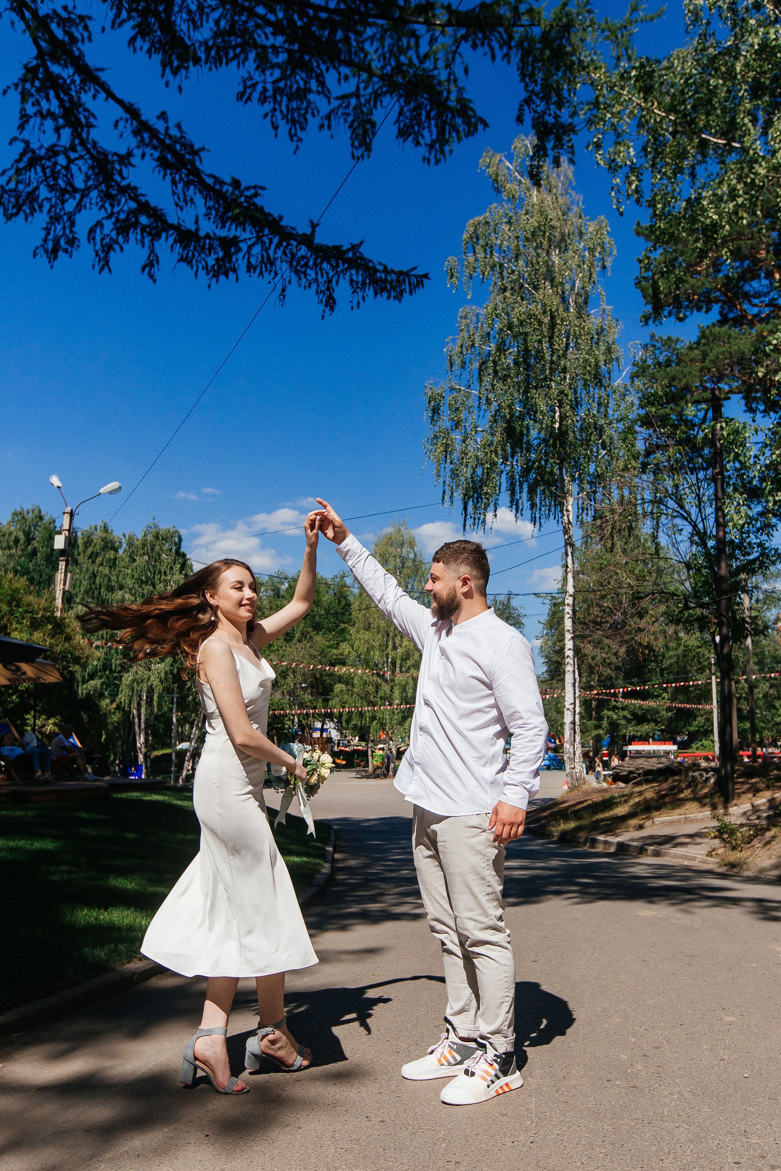 Свадебная прогулка Владимира и Виктории. Свадебный и портретный фотограф Летавина Наталия. Екатеринбург