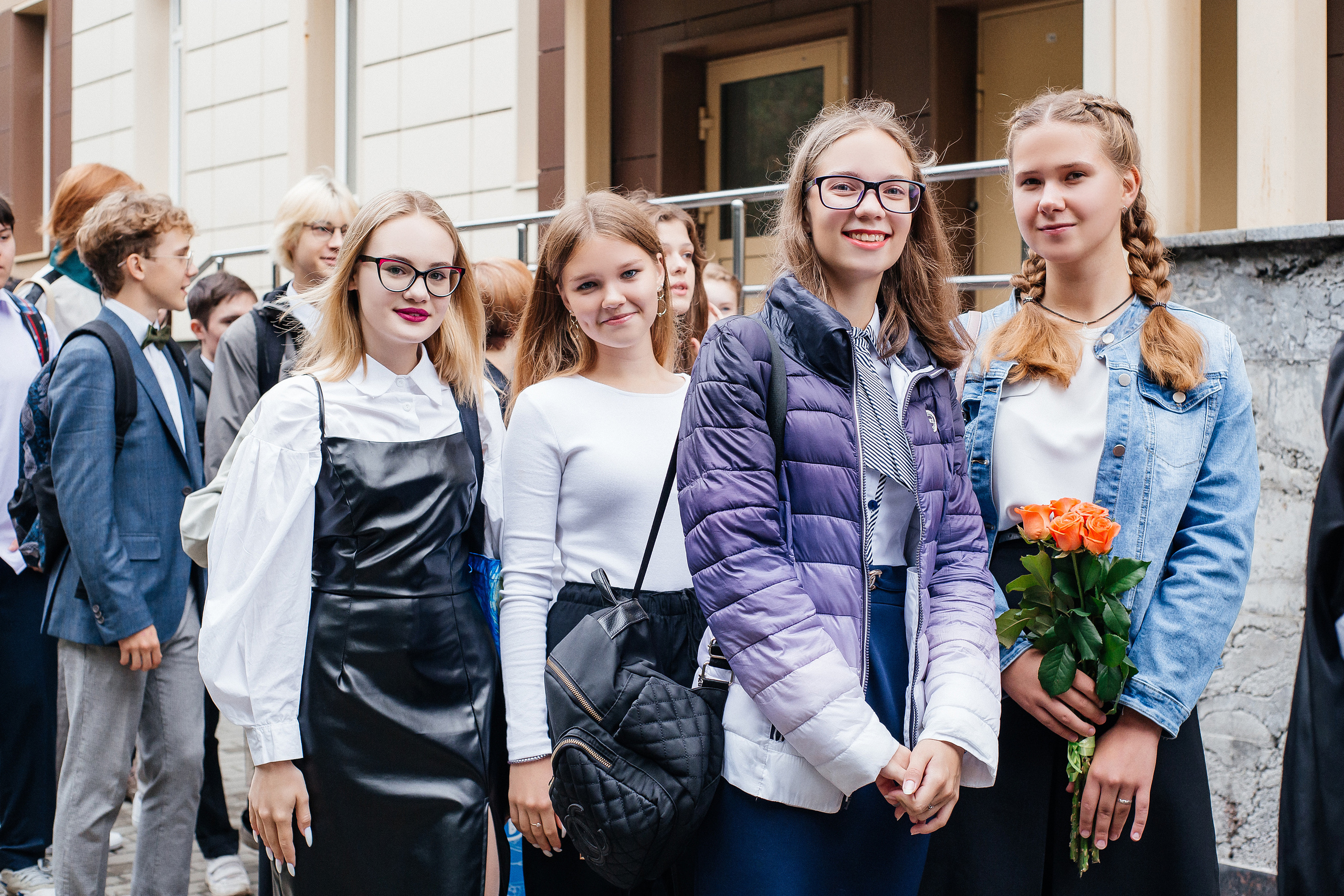 Школьный фоторепортаж «1 сентября» в 11 классе. Свадебный и портретный фотограф Летавина Наталия. Екатеринбург