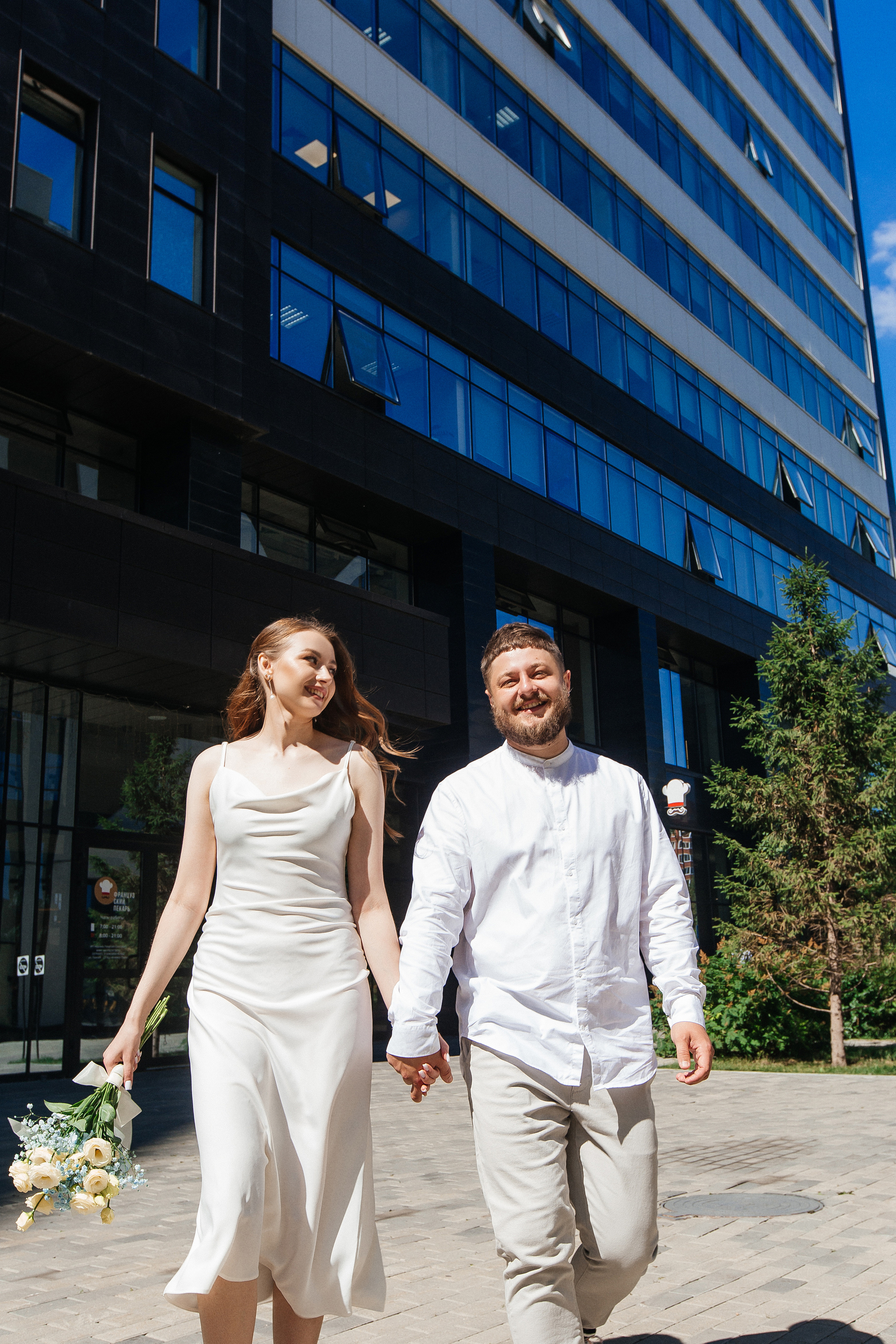 Свадебная прогулка Владимира и Виктории. Свадебный и портретный фотограф Летавина Наталия. Екатеринбург