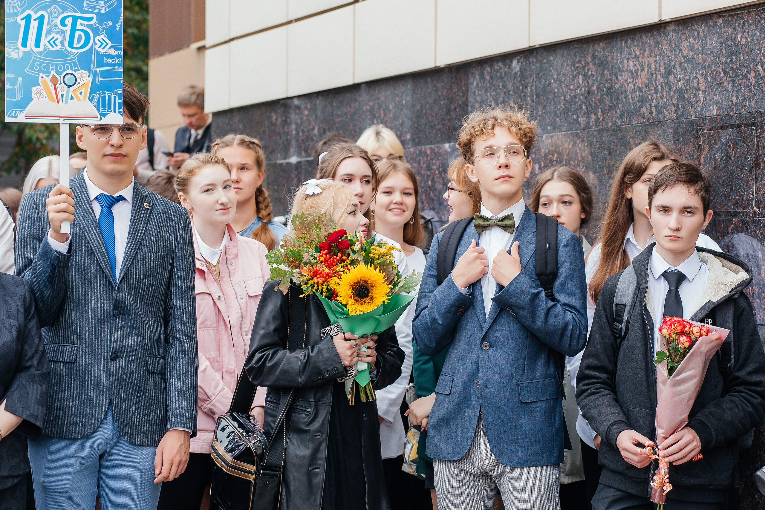 Школьный фоторепортаж «1 сентября» в 11 классе. Свадебный и портретный фотограф Летавина Наталия. Екатеринбург