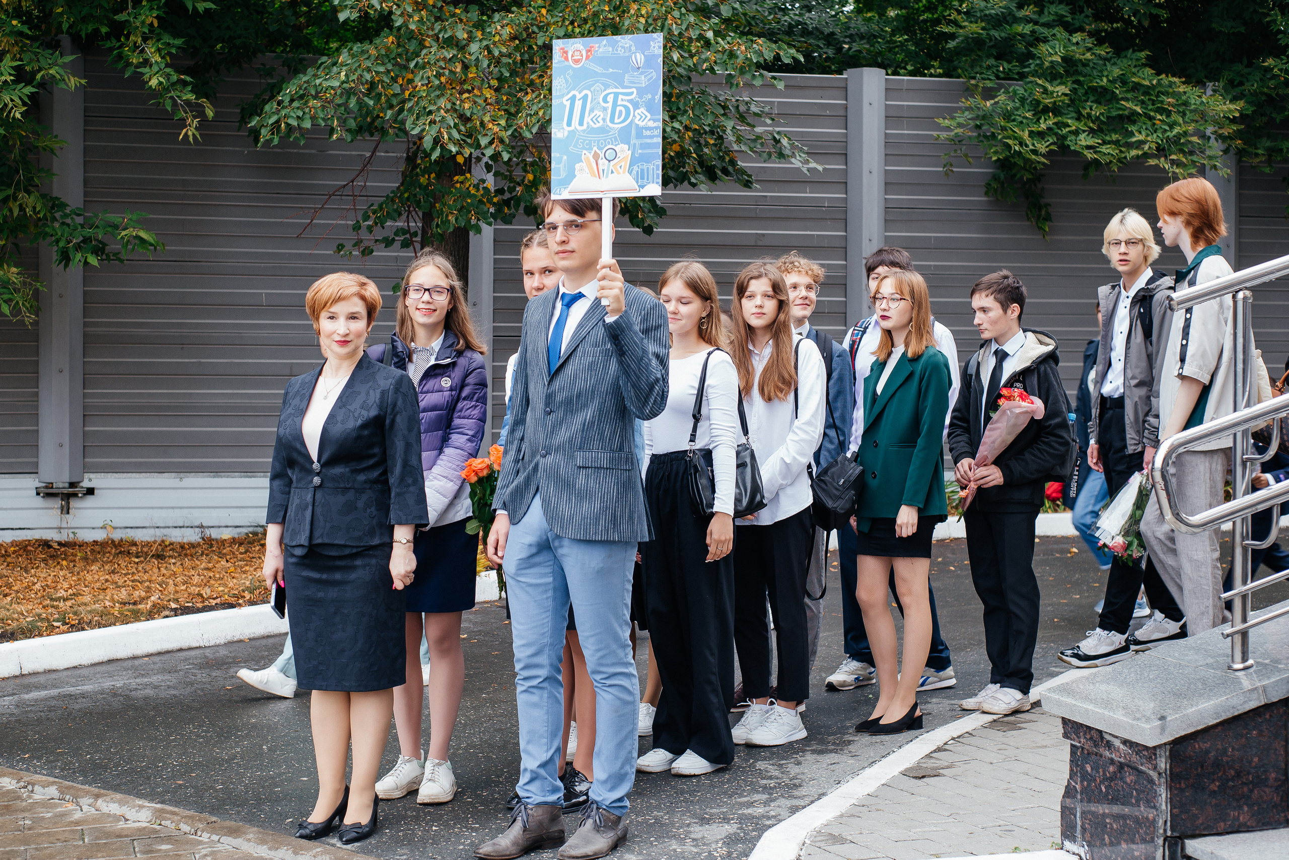 Школьный фоторепортаж «1 сентября» в 11 классе. Свадебный и портретный фотограф Летавина Наталия. Екатеринбург