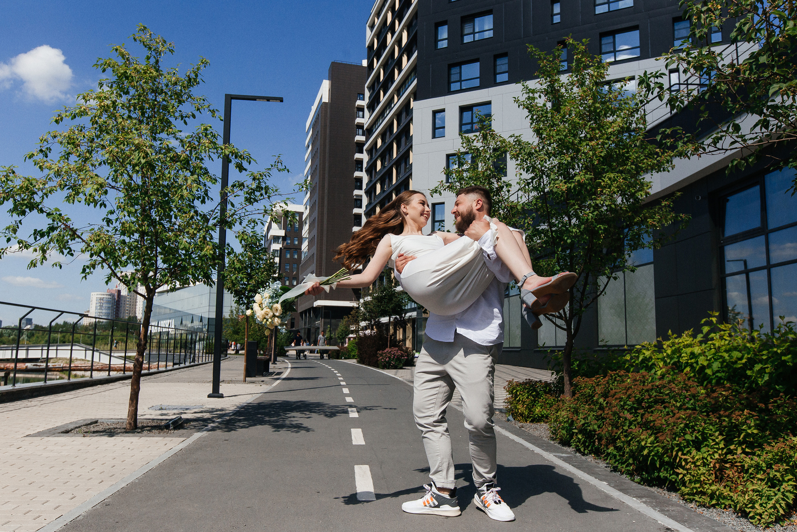 Свадебная прогулка Владимира и Виктории. Свадебный и портретный фотограф Летавина Наталия. Екатеринбург