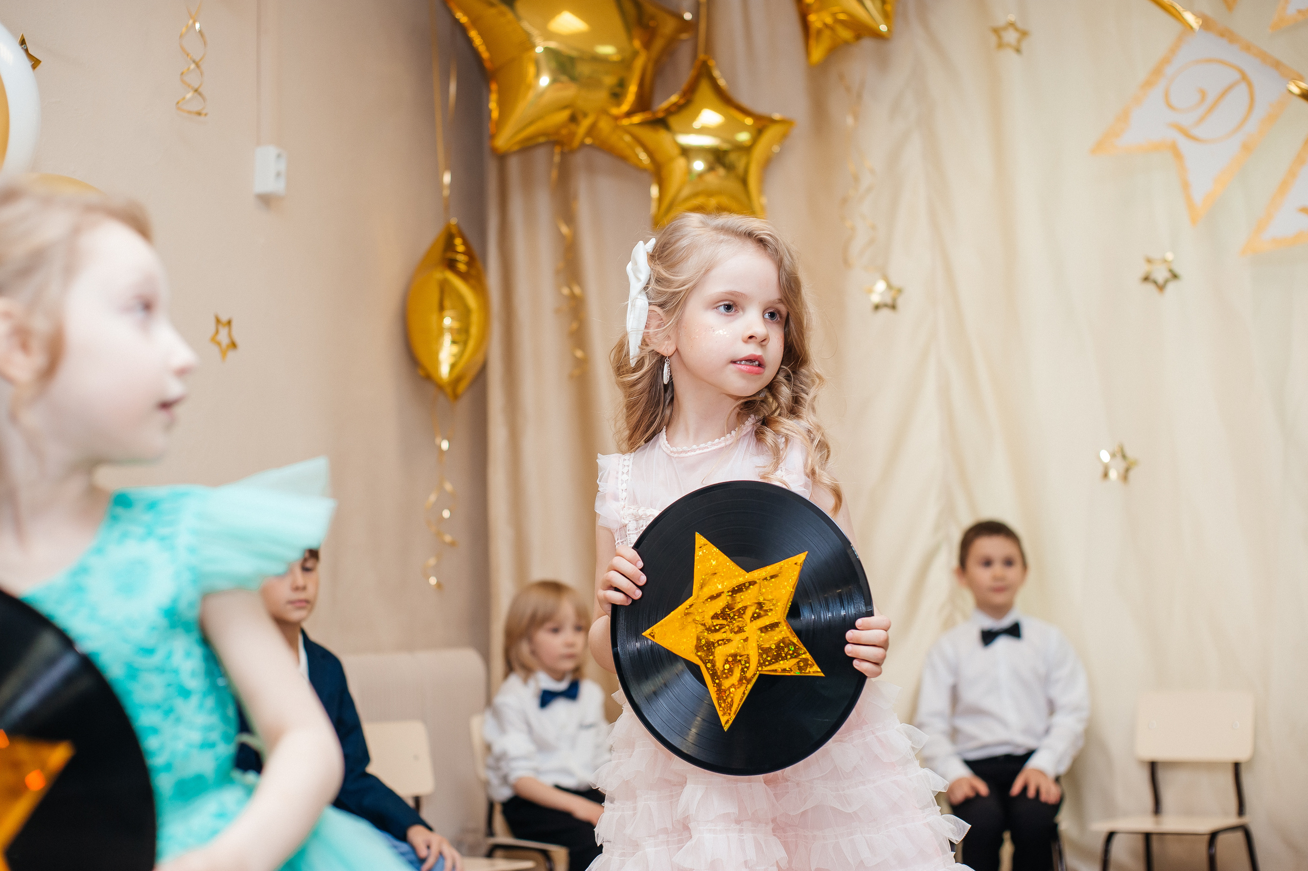 Фотосессия выпускного в детском саду «LaMama». Свадебный и портретный фотограф Летавина Наталия. Екатеринбург