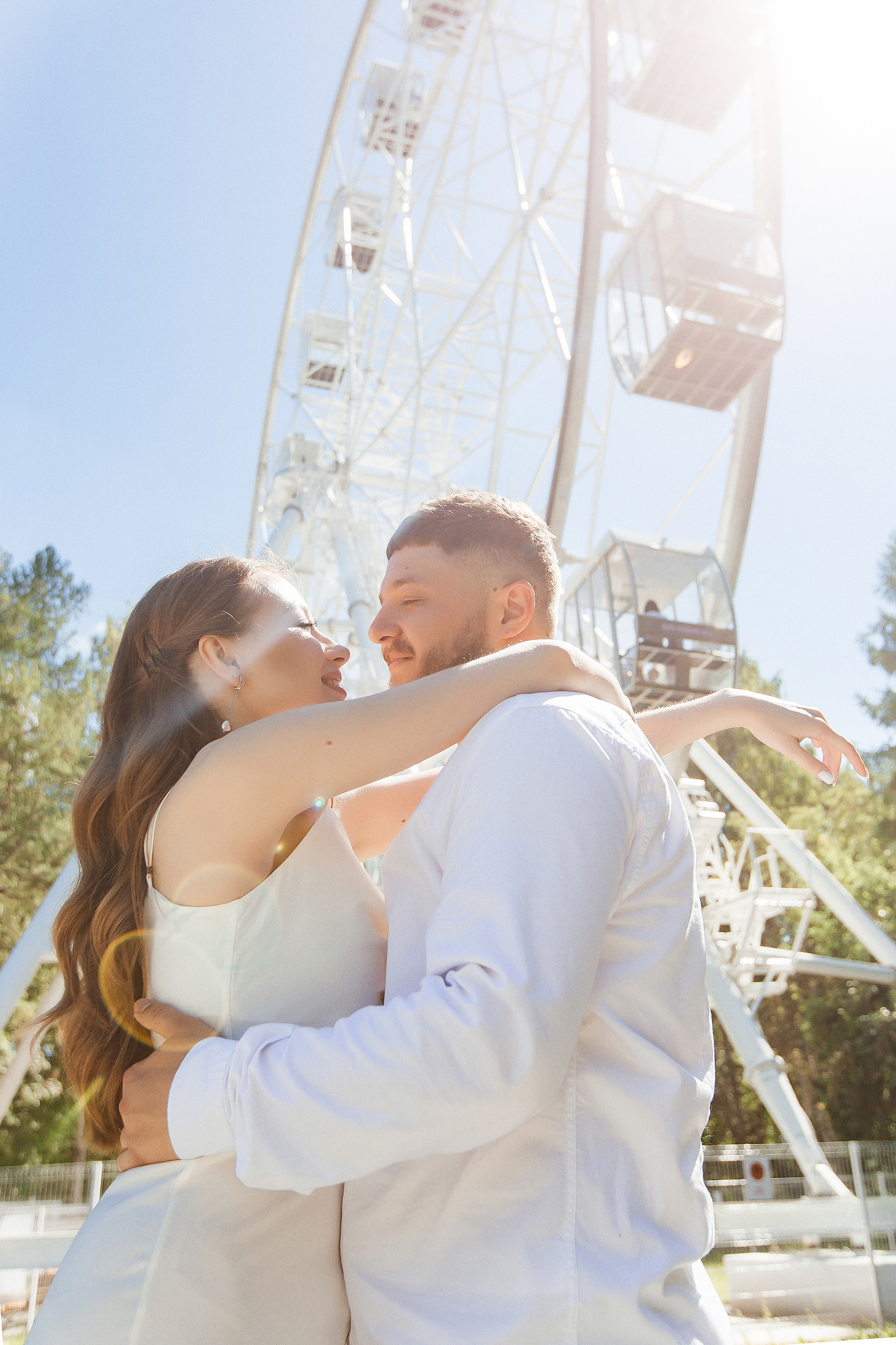 Свадебная прогулка Владимира и Виктории. Свадебный и портретный фотограф Летавина Наталия. Екатеринбург
