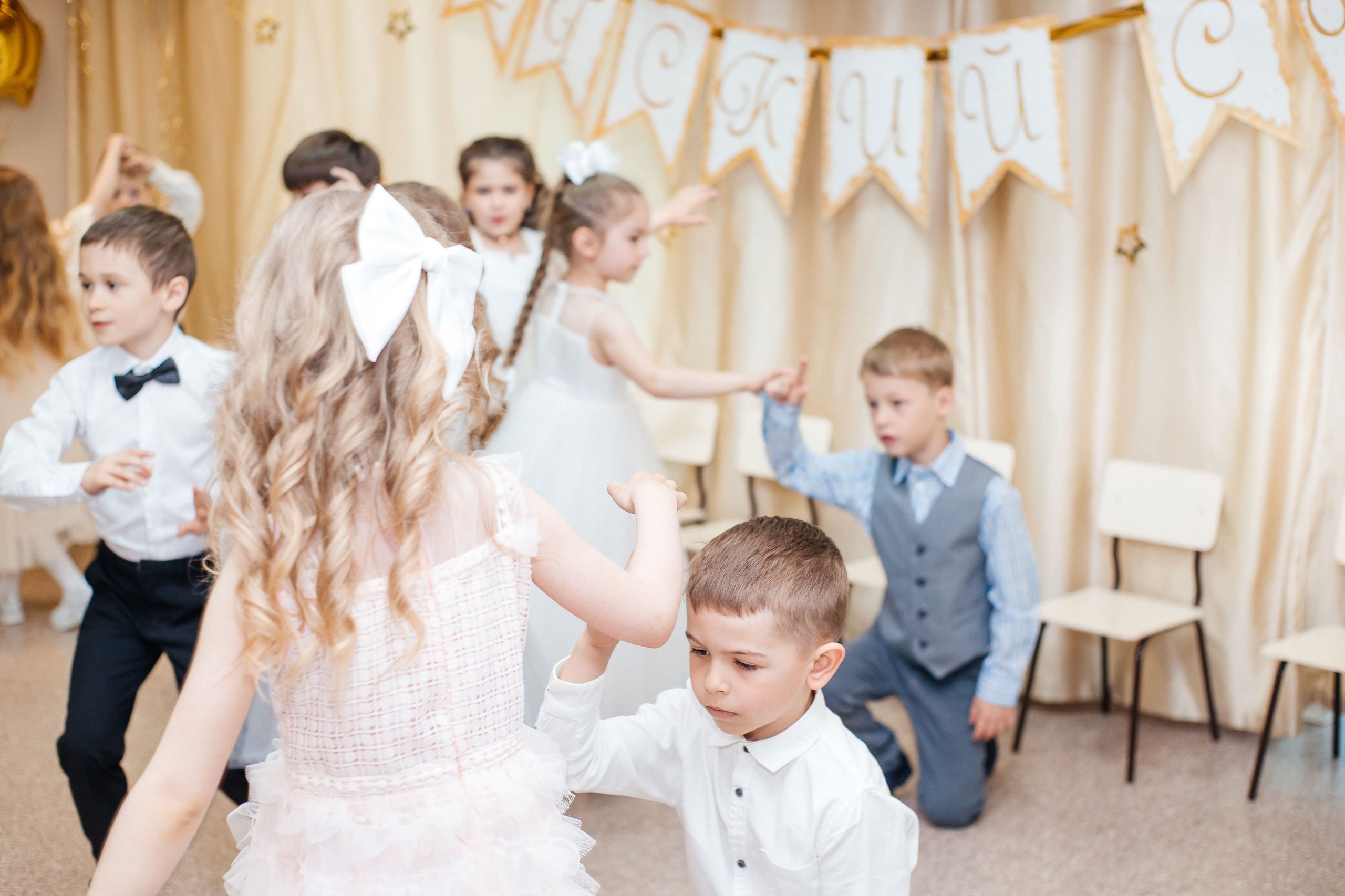 Фотосессия выпускного в детском саду «LaMama». Свадебный и портретный фотограф Летавина Наталия. Екатеринбург