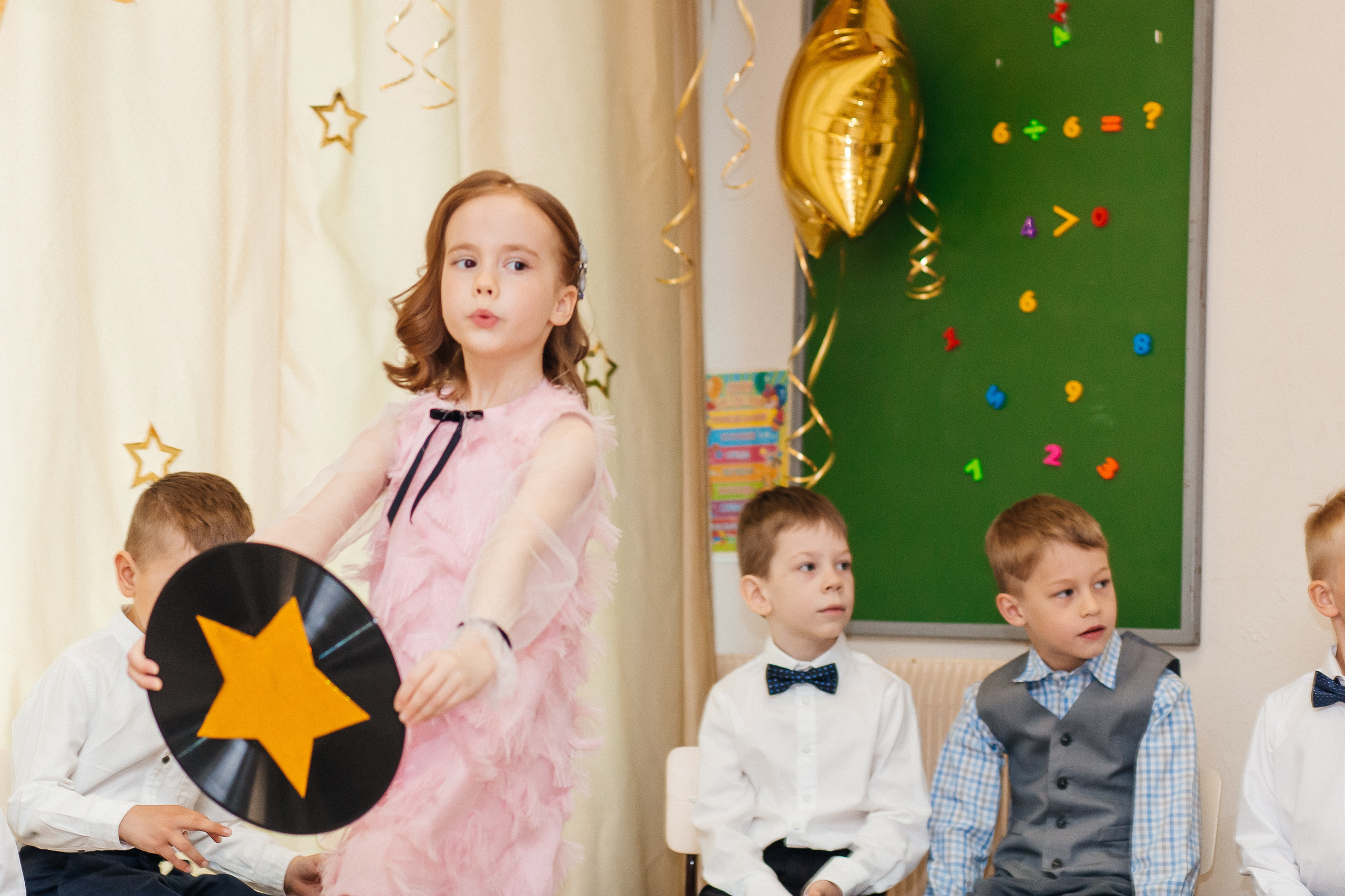 Фотосессия выпускного в детском саду «LaMama». Свадебный и портретный фотограф Летавина Наталия. Екатеринбург