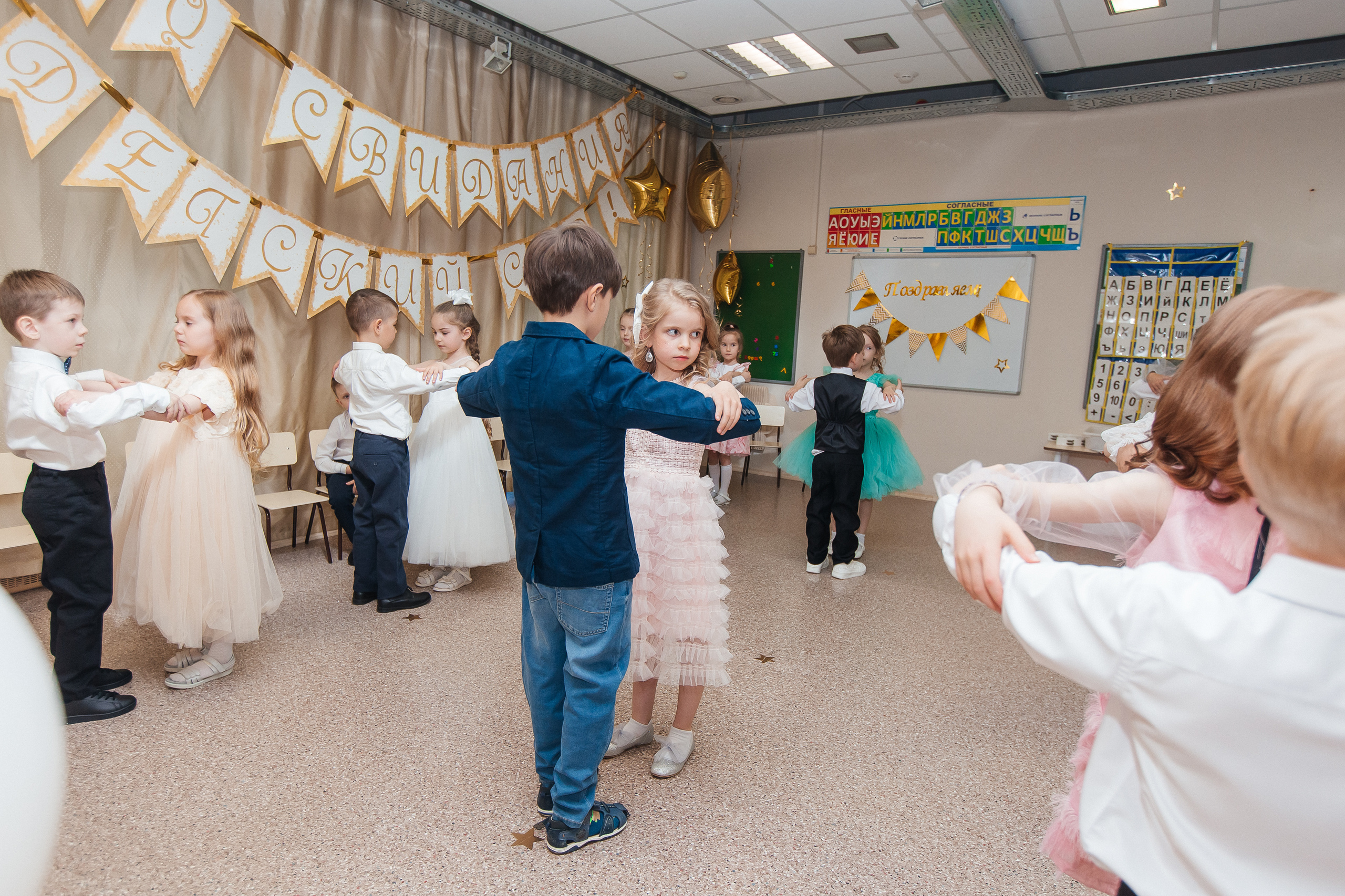 Фотосессия выпускного в детском саду «LaMama». Свадебный и портретный фотограф Летавина Наталия. Екатеринбург