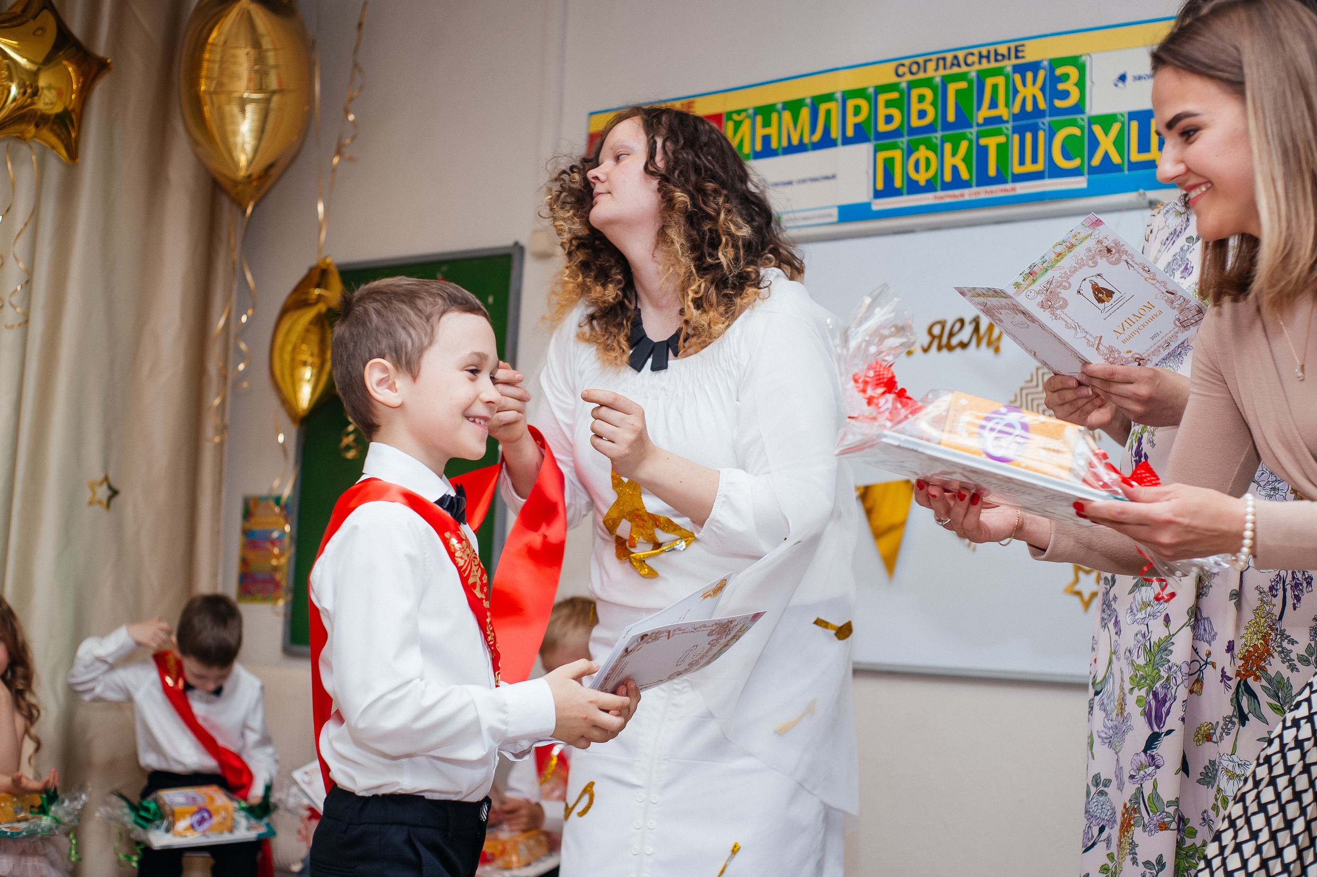 Фотосессия выпускного в детском саду «LaMama». Свадебный и портретный фотограф Летавина Наталия. Екатеринбург