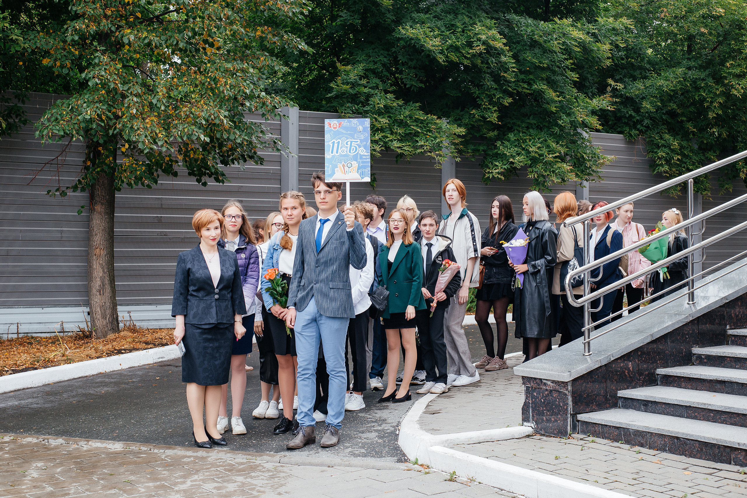 Школьный фоторепортаж «1 сентября» в 11 классе. Свадебный и портретный фотограф Летавина Наталия. Екатеринбург