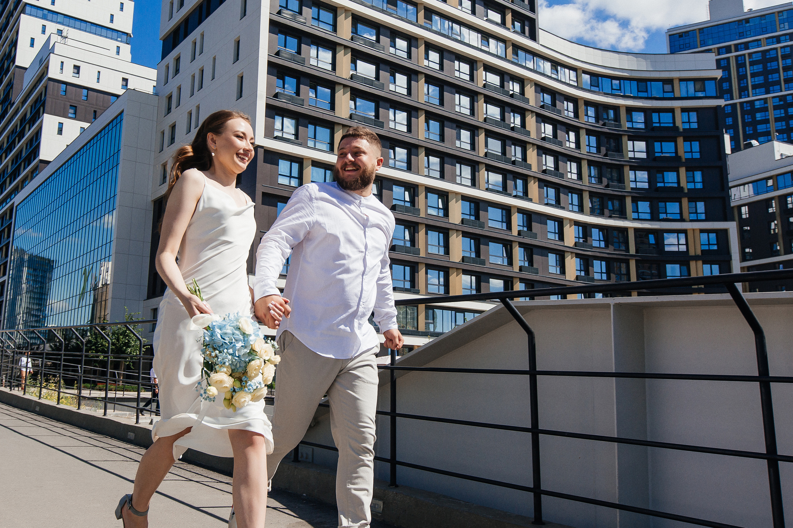 Свадебная прогулка Владимира и Виктории. Свадебный и портретный фотограф Летавина Наталия. Екатеринбург