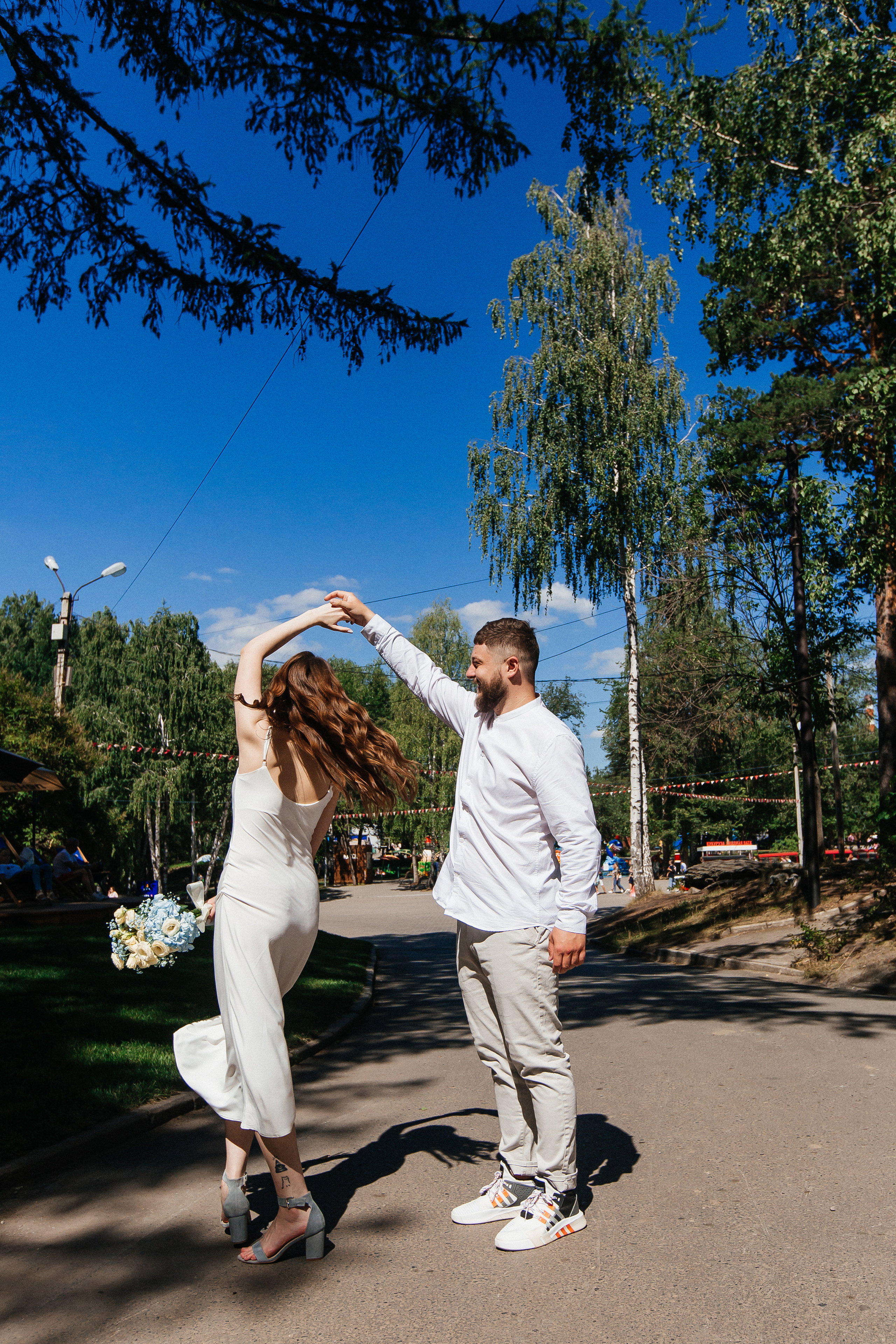 Свадебная прогулка Владимира и Виктории. Свадебный и портретный фотограф Летавина Наталия. Екатеринбург