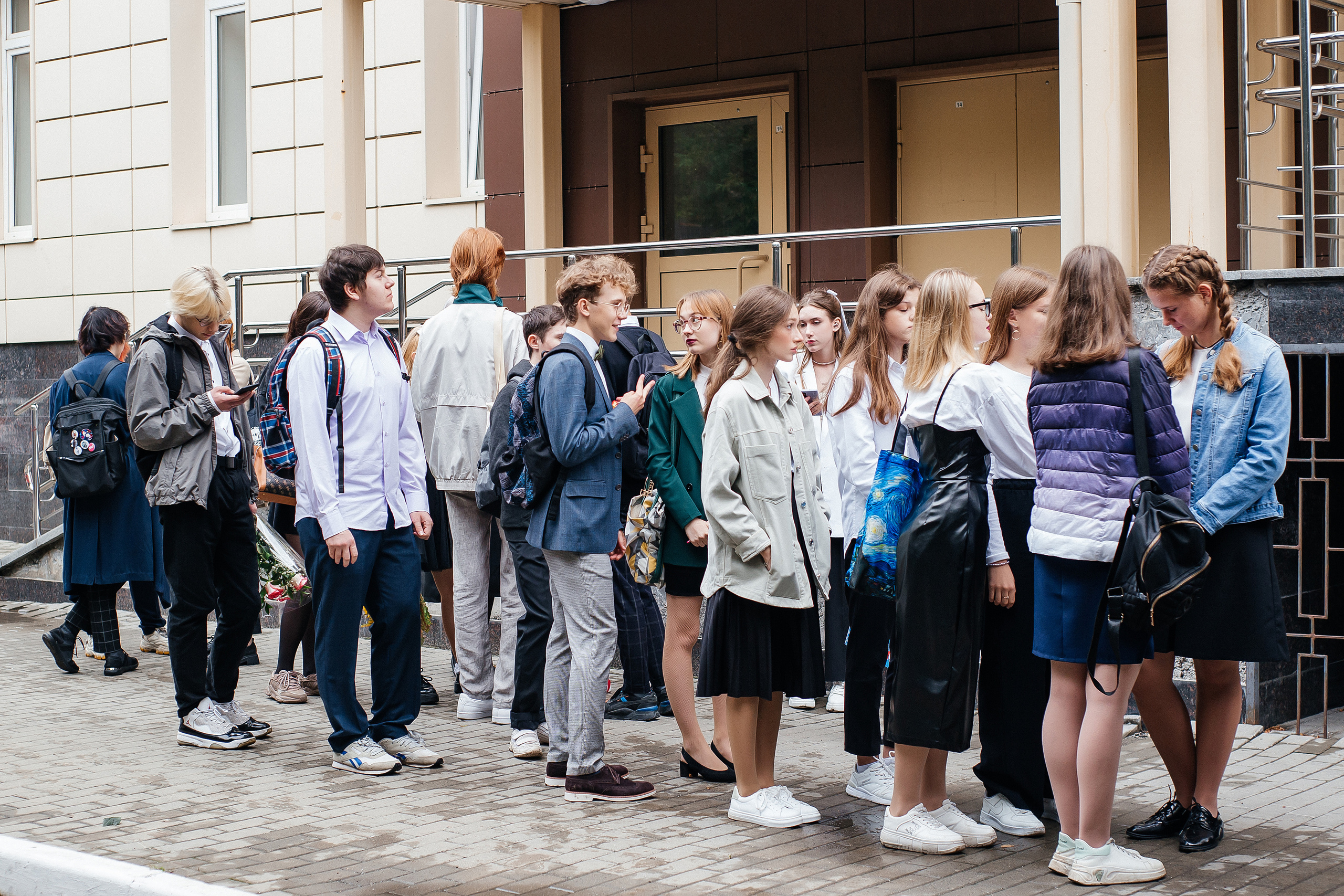 Школьный фоторепортаж «1 сентября» в 11 классе. Свадебный и портретный фотограф Летавина Наталия. Екатеринбург