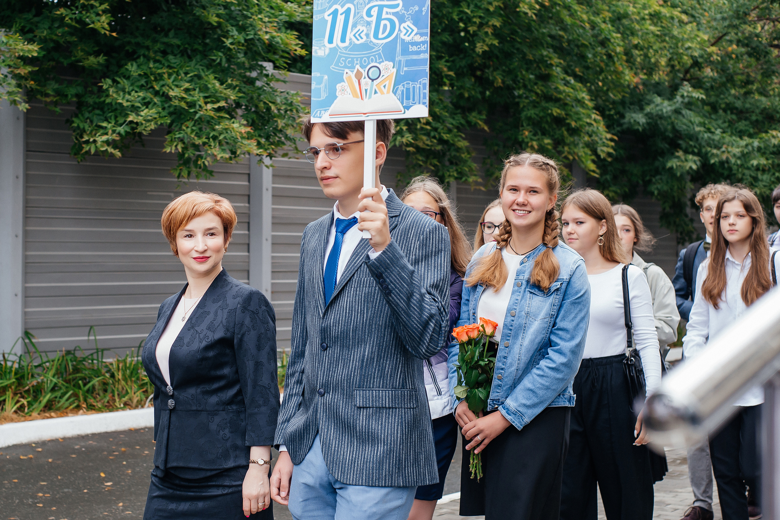 Школьный фоторепортаж «1 сентября» в 11 классе. Свадебный и портретный фотограф Летавина Наталия. Екатеринбург