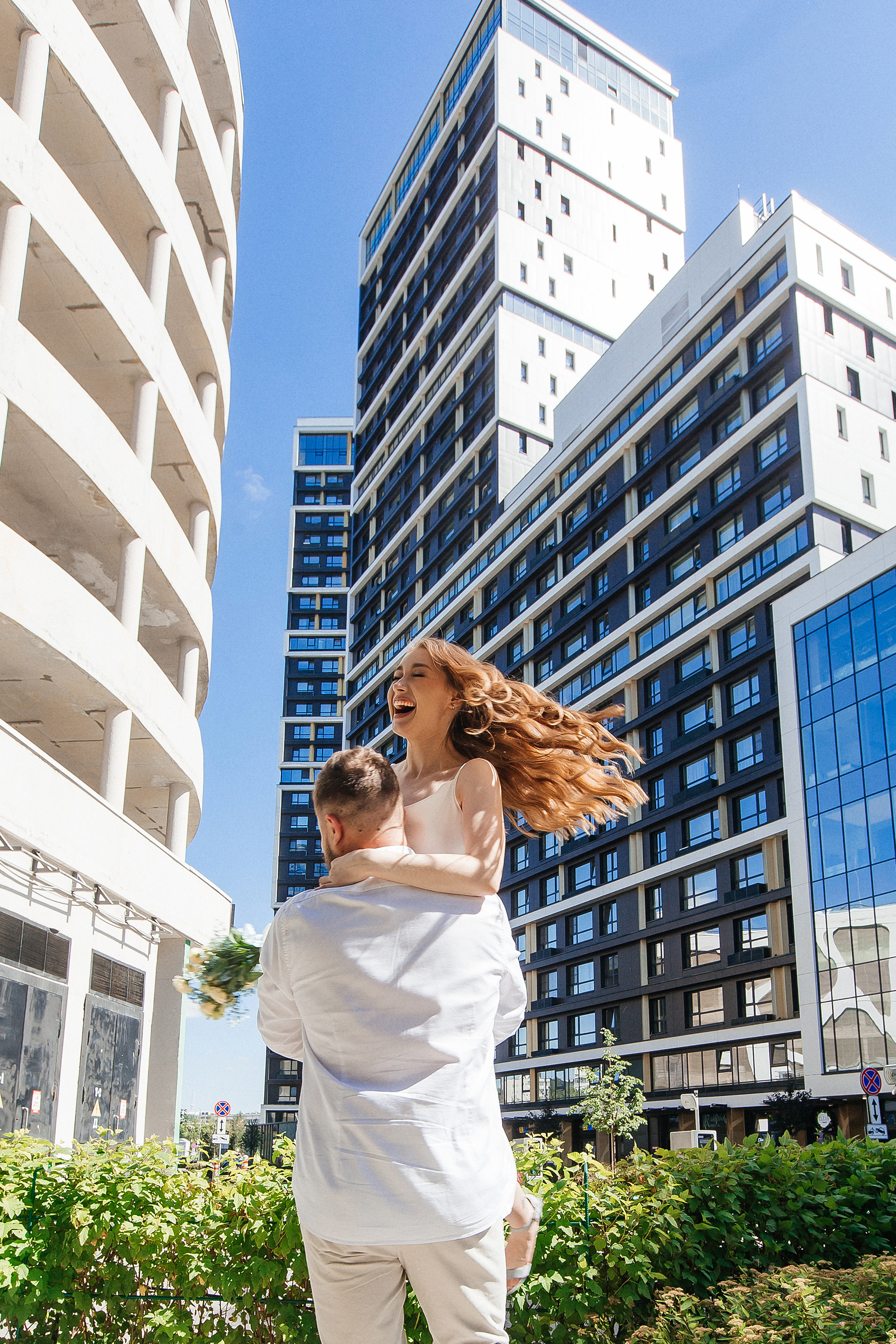 Свадебная прогулка Владимира и Виктории. Свадебный и портретный фотограф Летавина Наталия. Екатеринбург