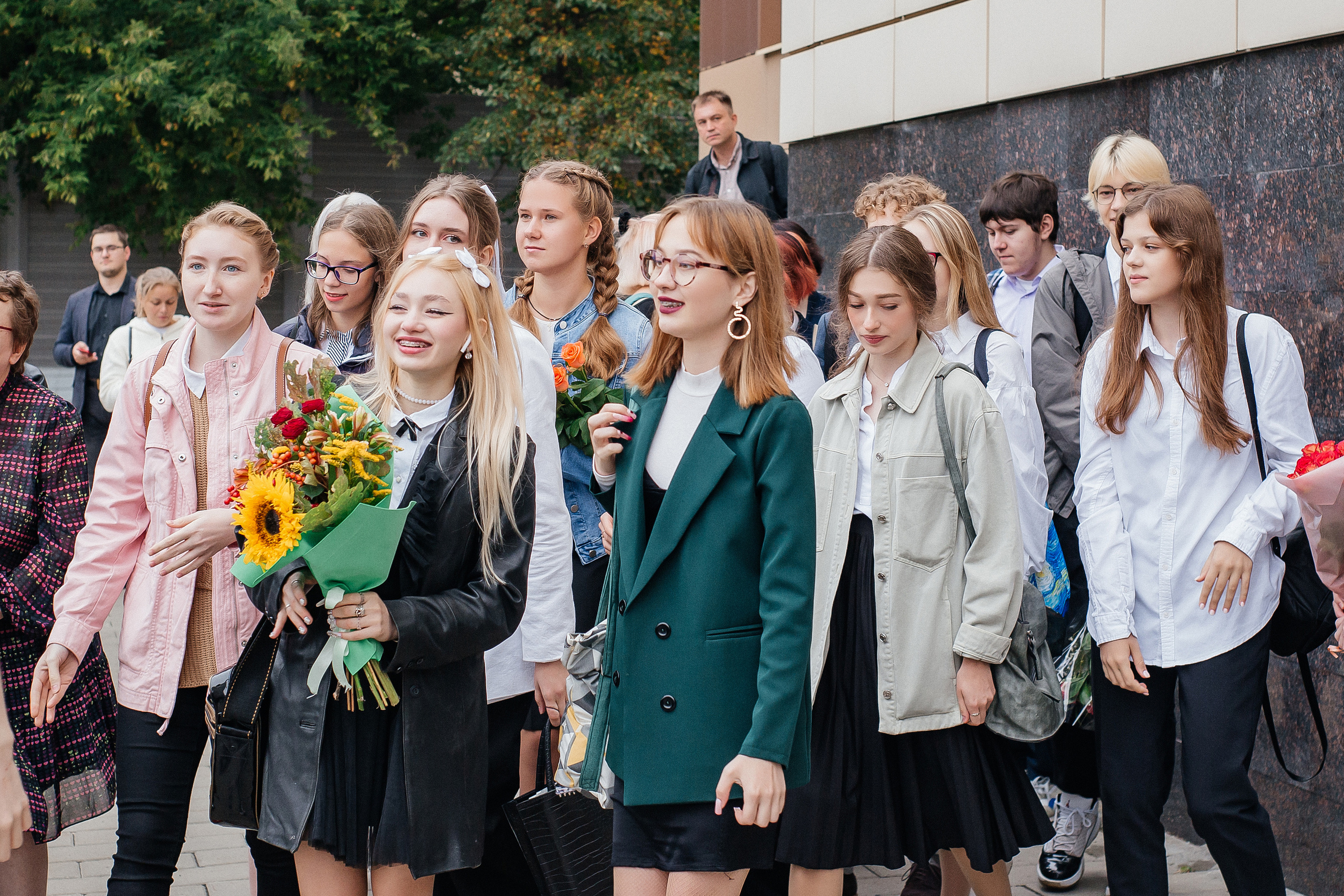 Школьный фоторепортаж «1 сентября» в 11 классе. Свадебный и портретный фотограф Летавина Наталия. Екатеринбург