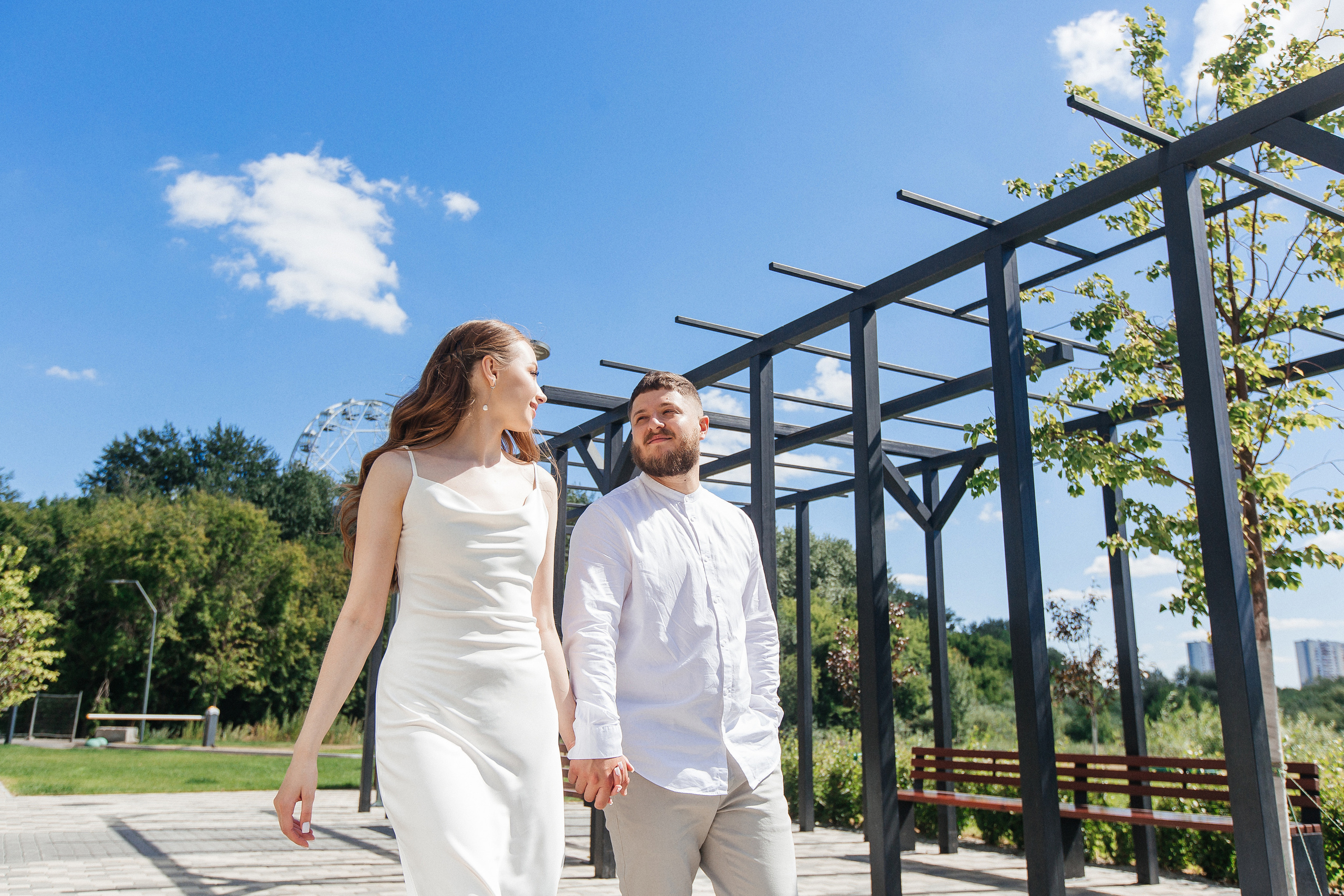 Свадебная прогулка Владимира и Виктории. Свадебный и портретный фотограф Летавина Наталия. Екатеринбург