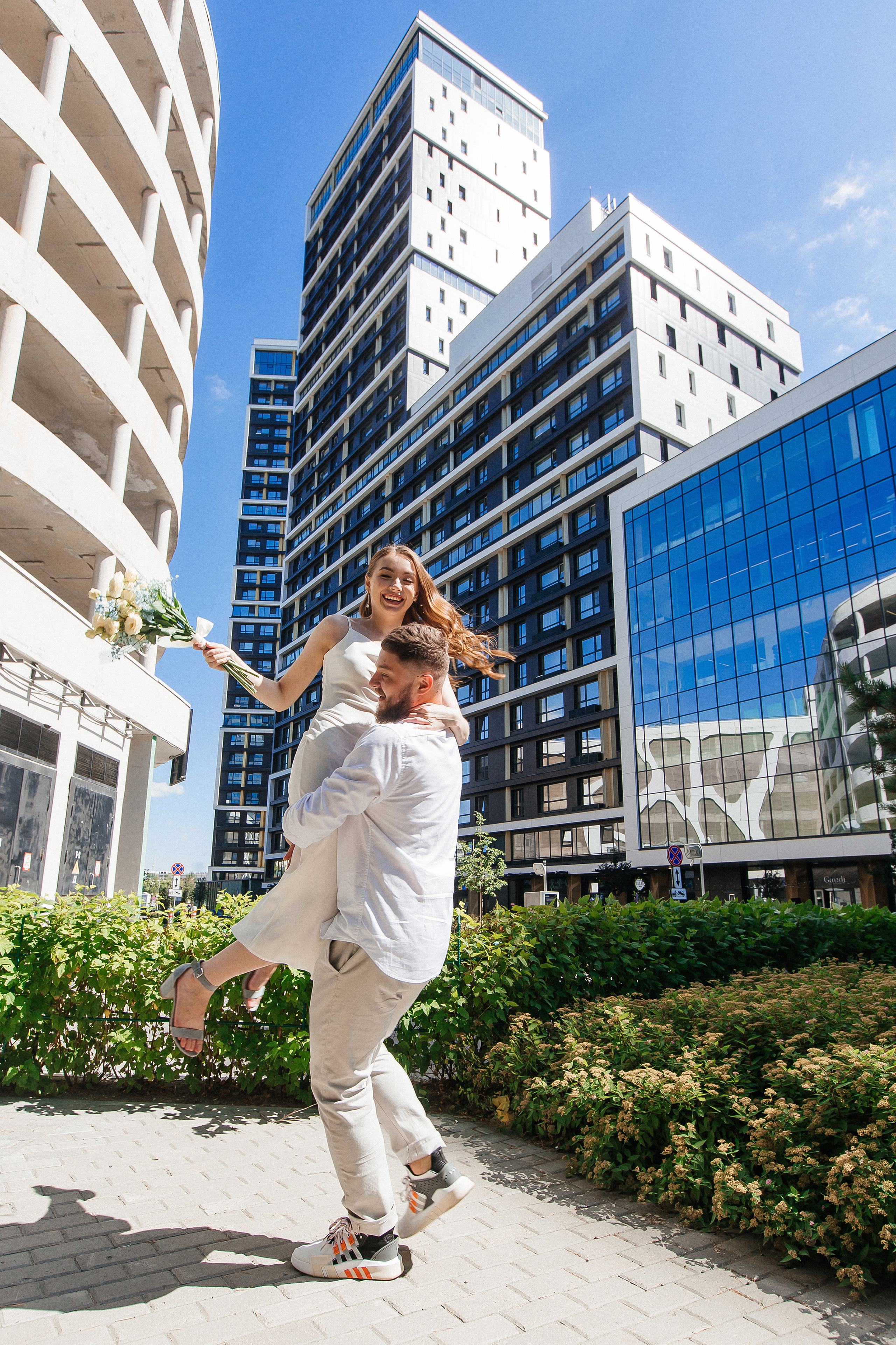 Свадебная прогулка Владимира и Виктории. Свадебный и портретный фотограф Летавина Наталия. Екатеринбург